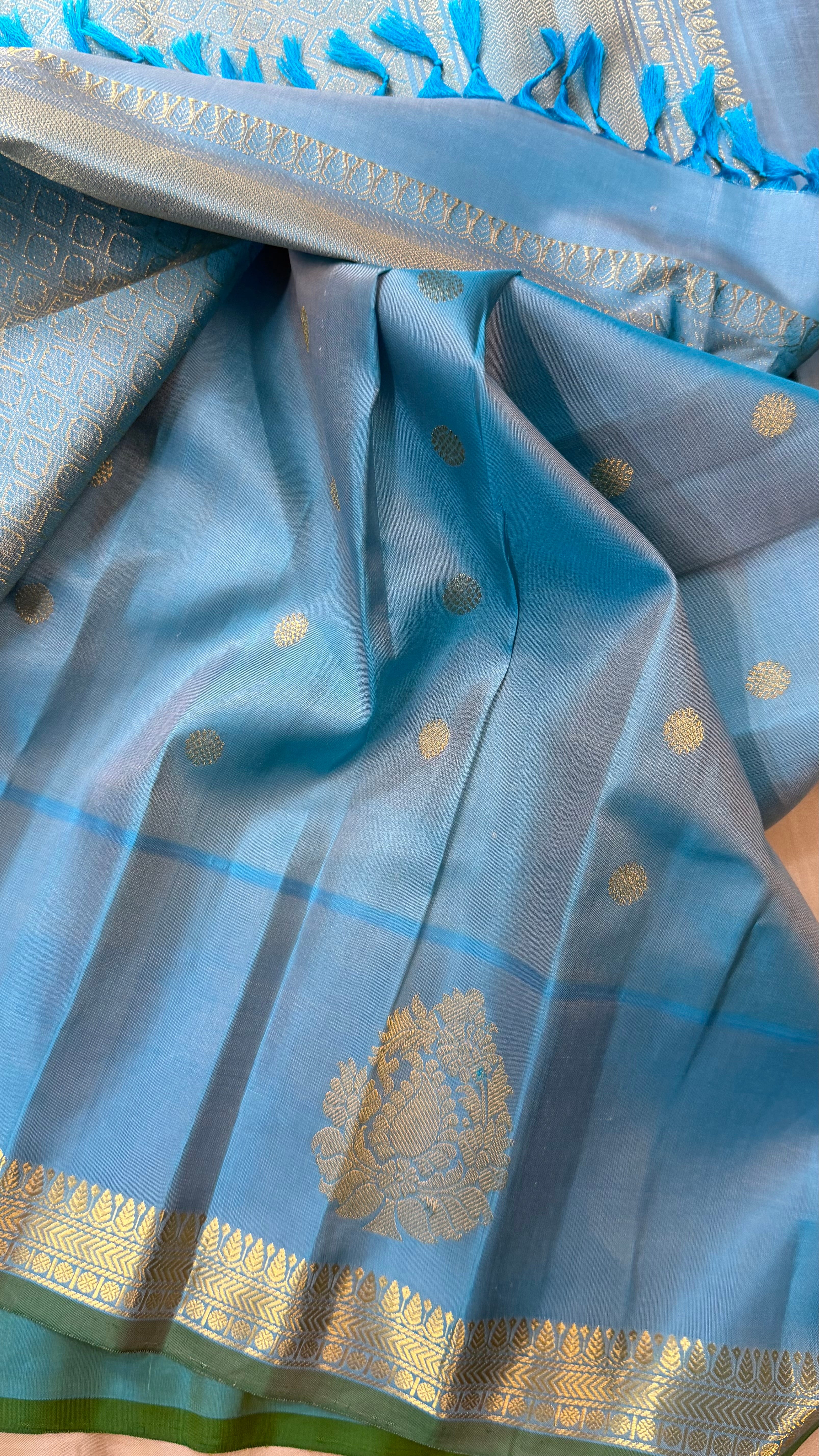 Sampanga green beetu Butta / Gadwal silk