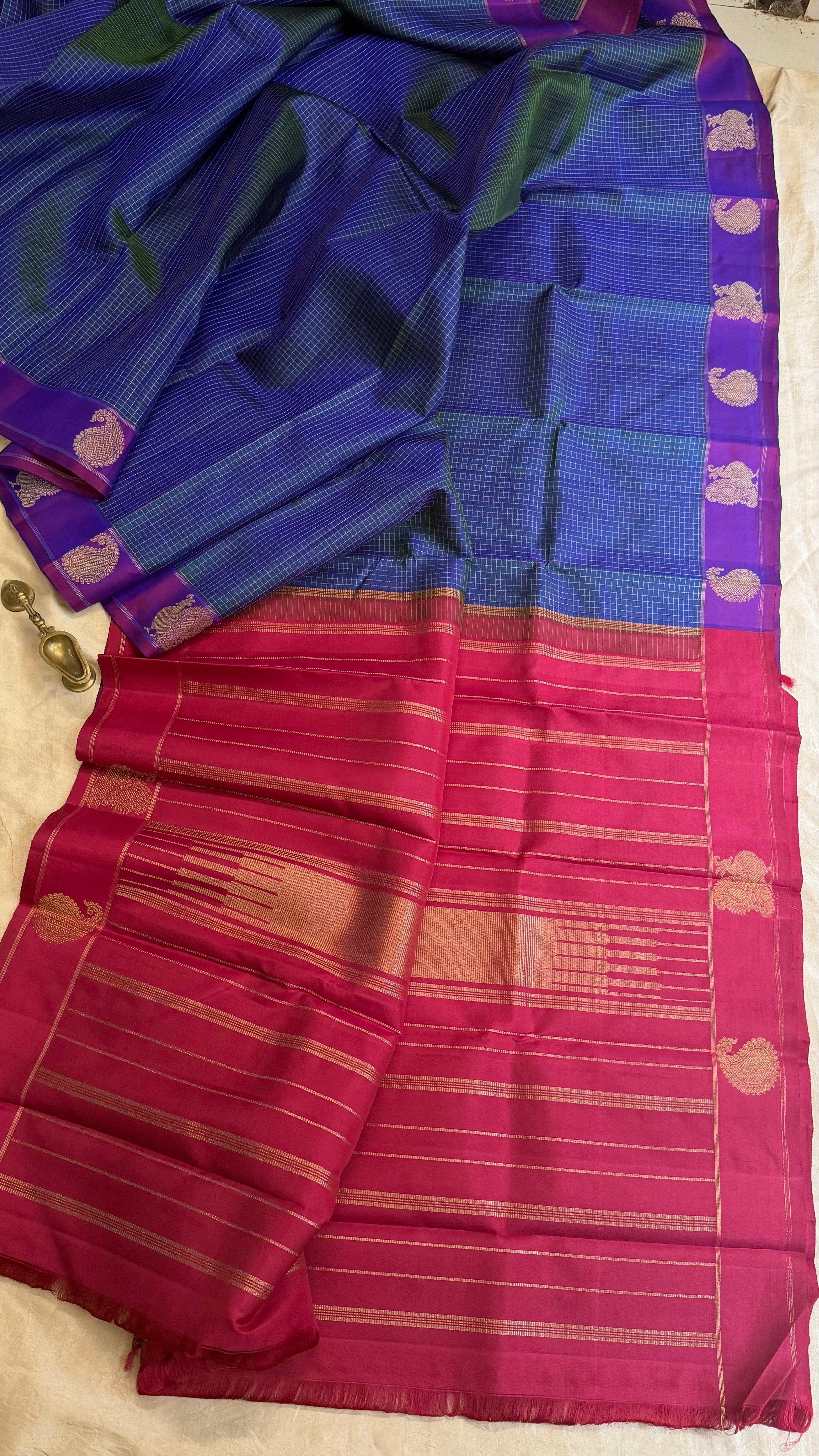 Mayilkazhuthu beetu Butta  / Kanjipuram silk
