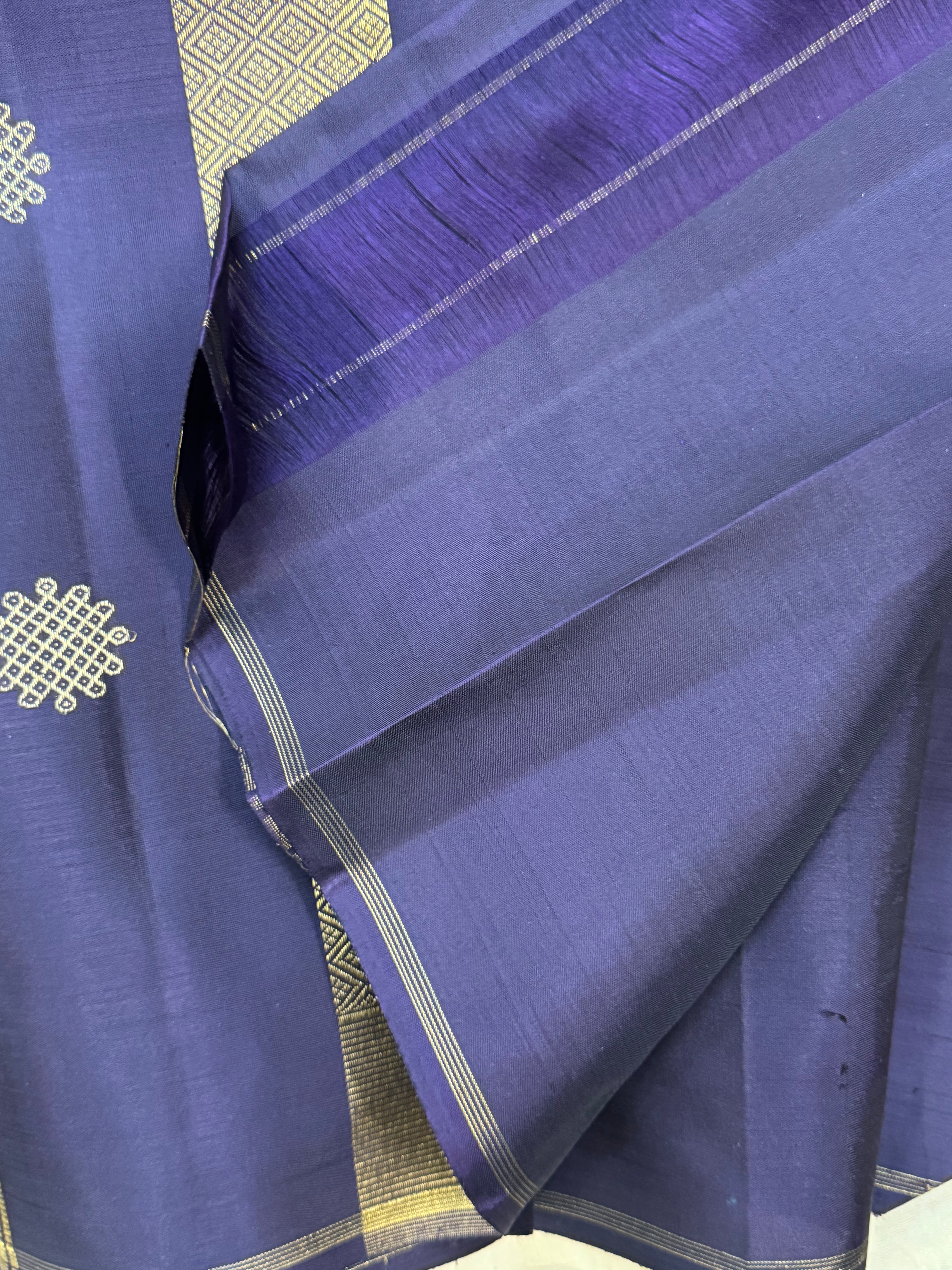 Dark bluish purple  small rekku / kanjipuram silk