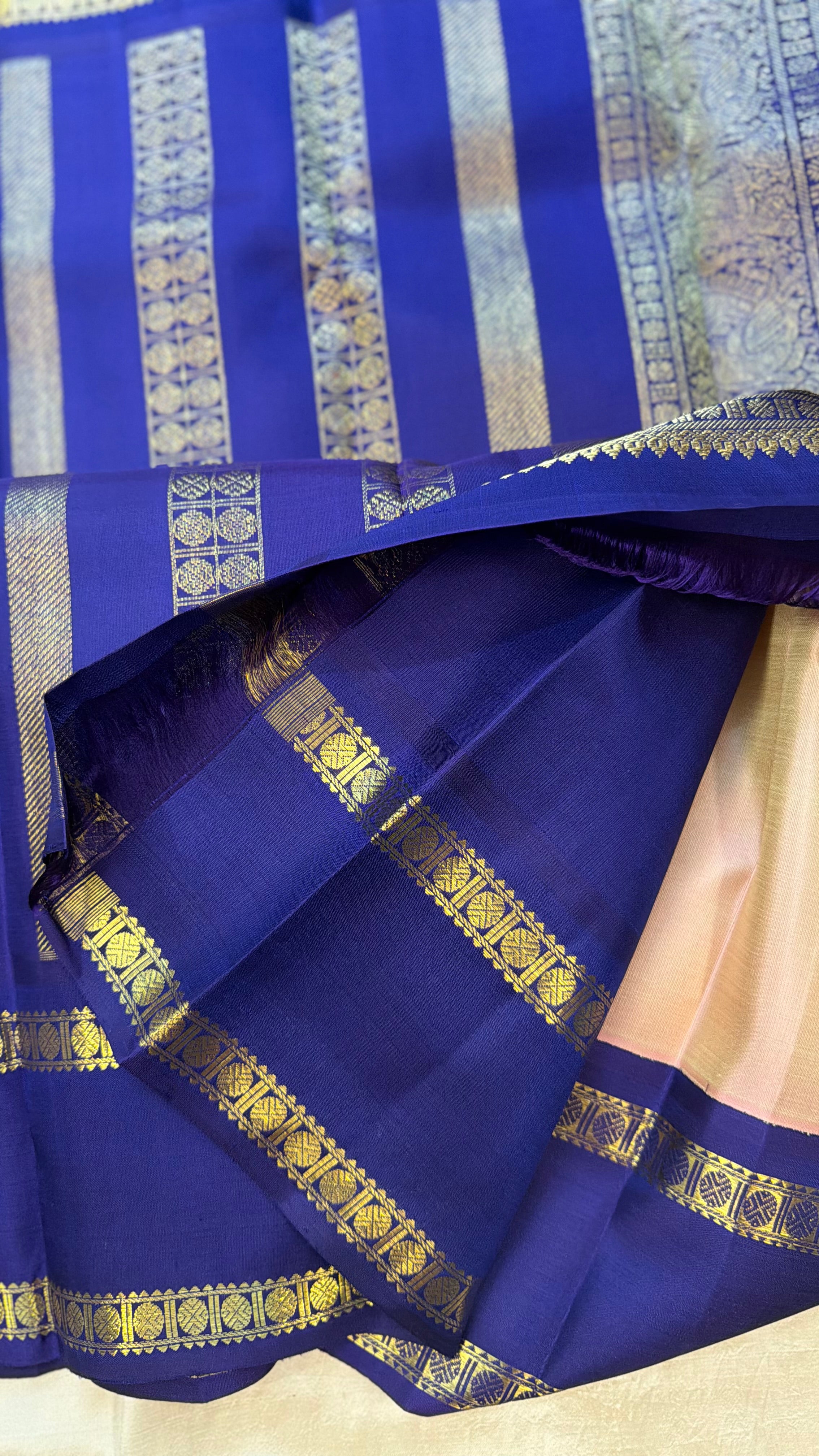 Double tone Korvai Kanjipuram silk