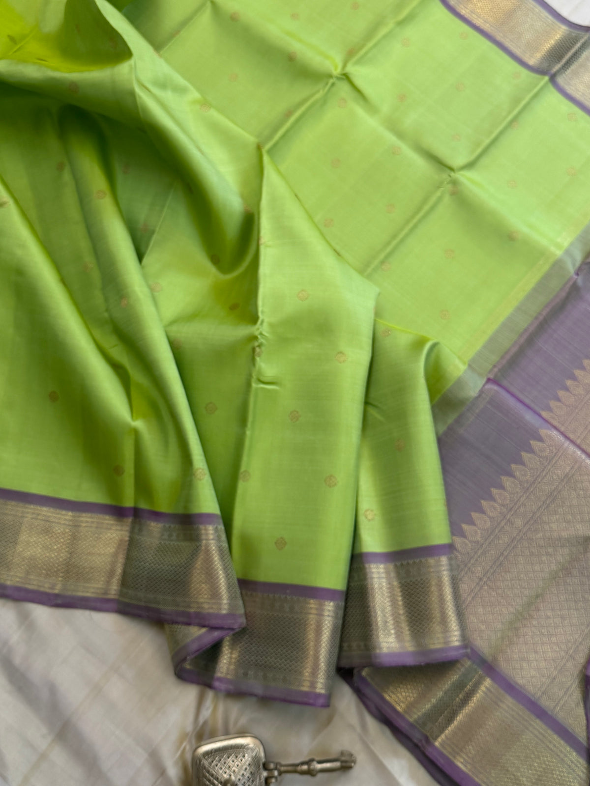Colours of Navarathri Sampanga  Butta / pure Kanjipuram silk