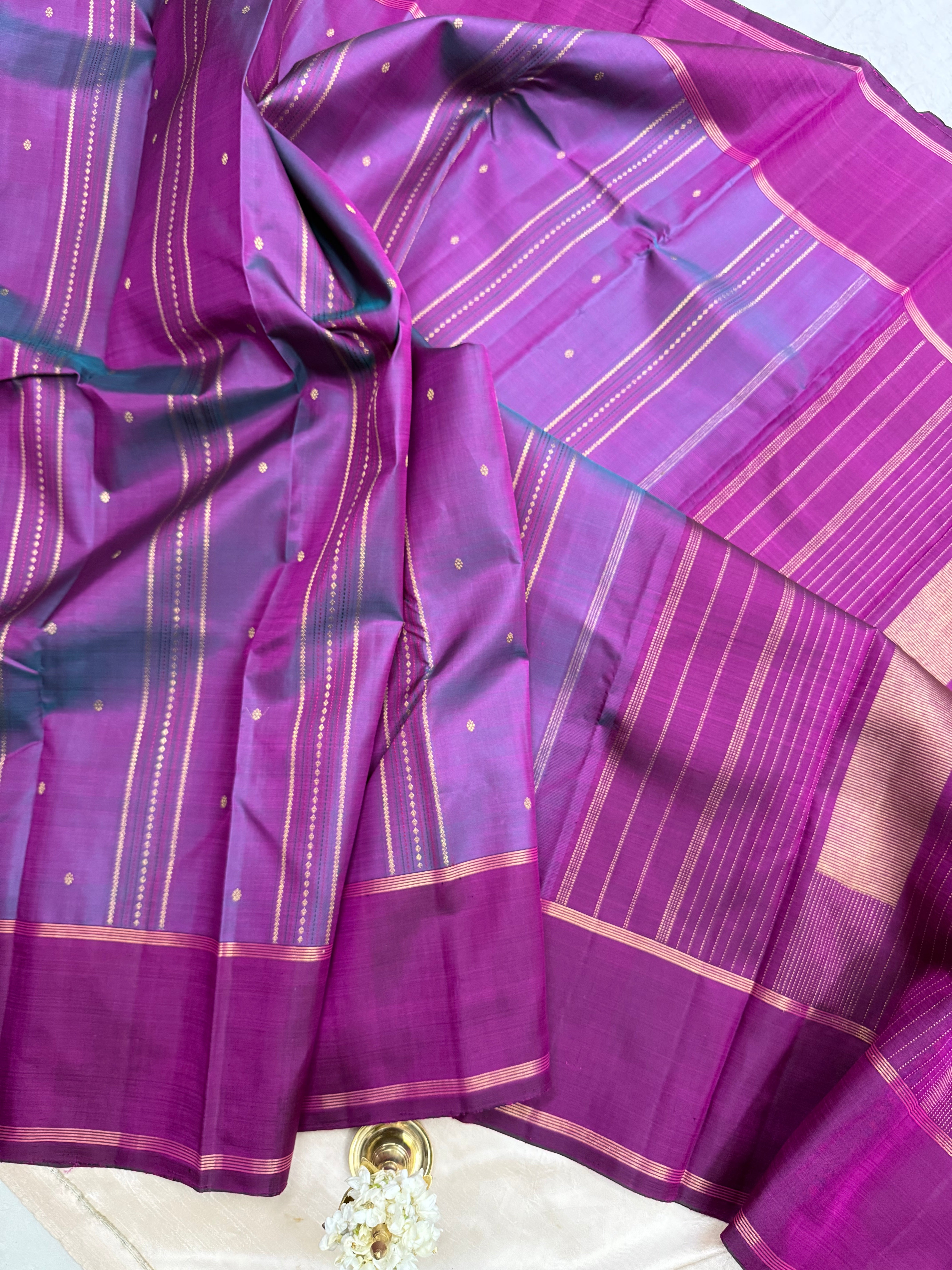 Shot of Rama green  vertical veldhari / kanjipuram silk