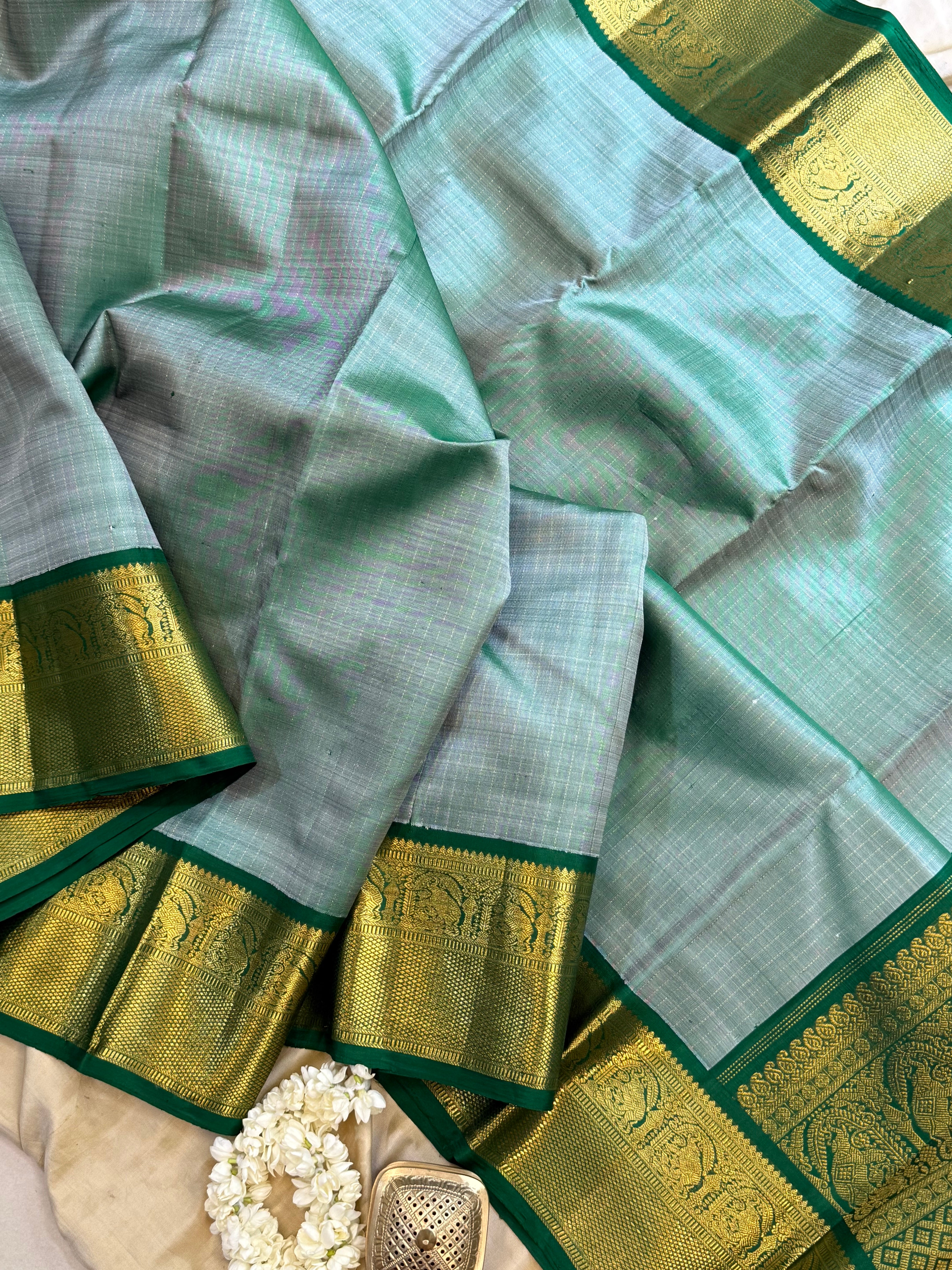 Green shot zari stripes and dark green border / Arani silk CL10109