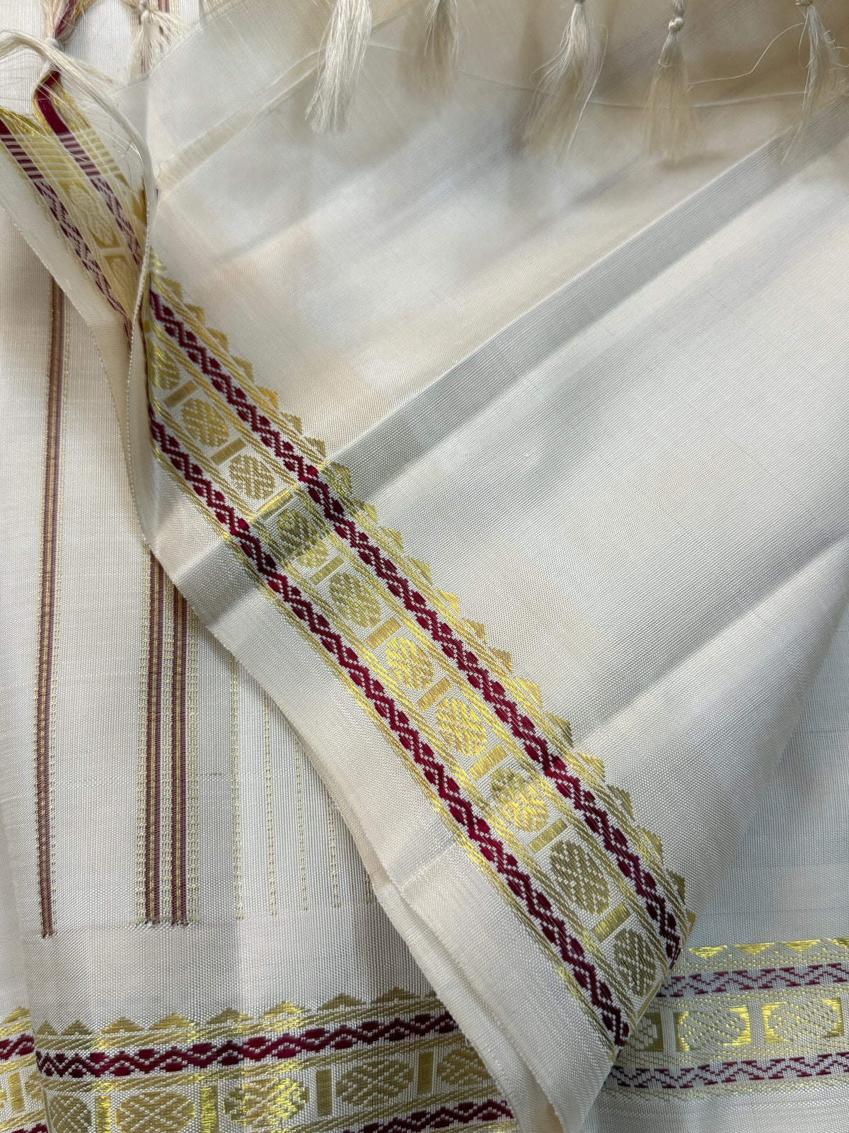 Venpattu veshti style small border/ Kanjipuram silk CLSA12355