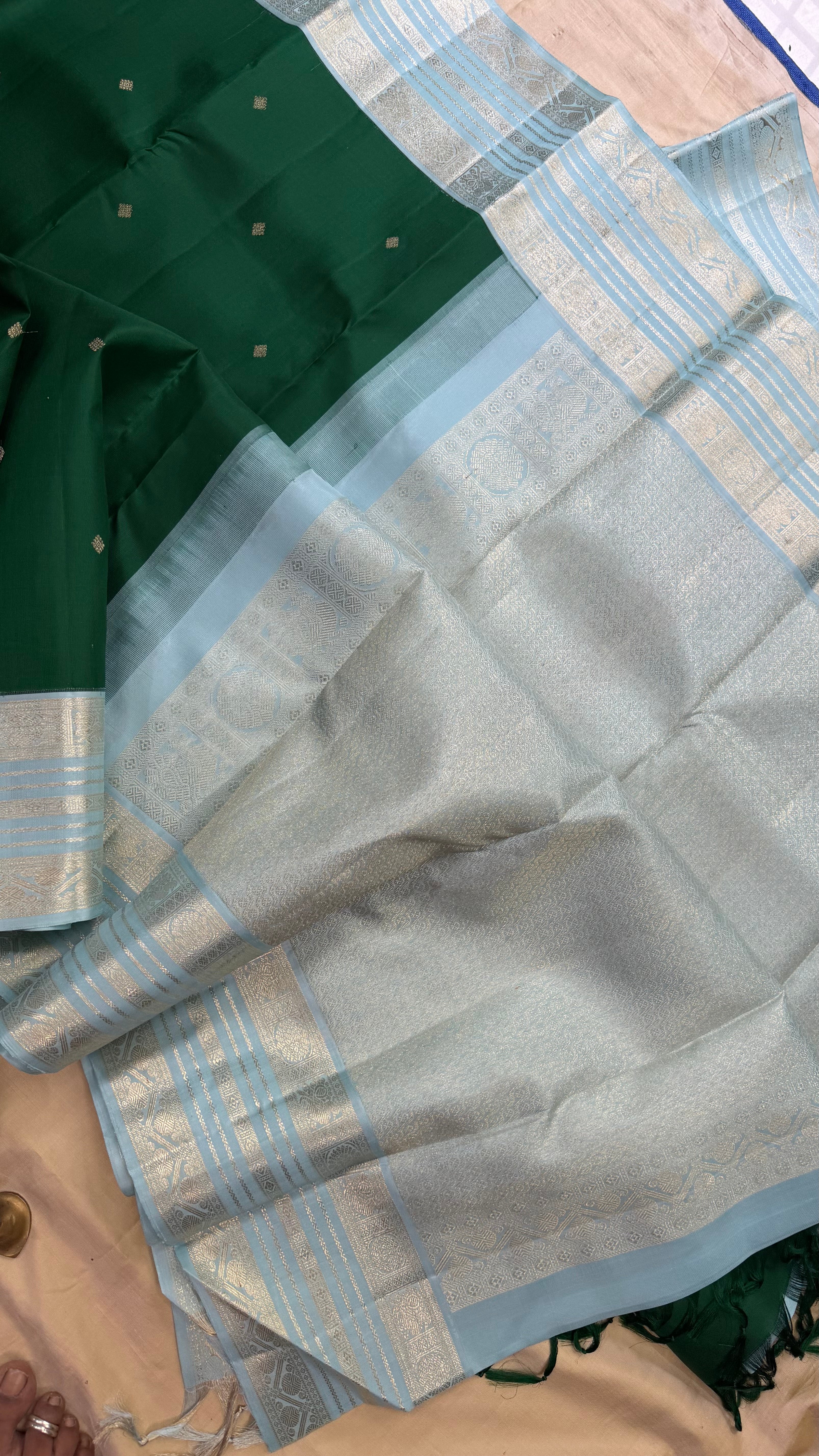Amoha : Green with turquoise blue Korvai   Kanjipuram silk 9091CL