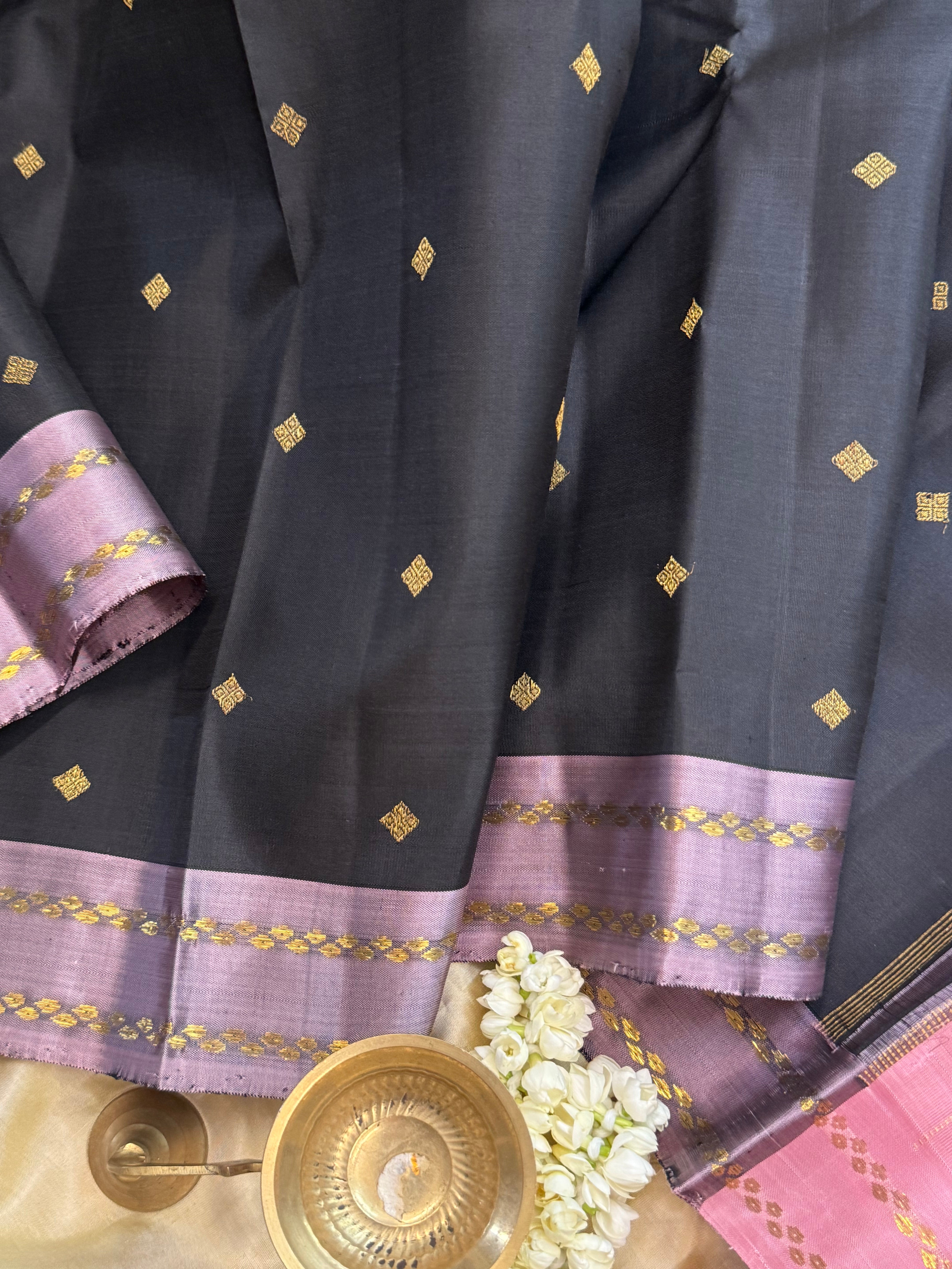 Black and pink / Kanjipuram silk