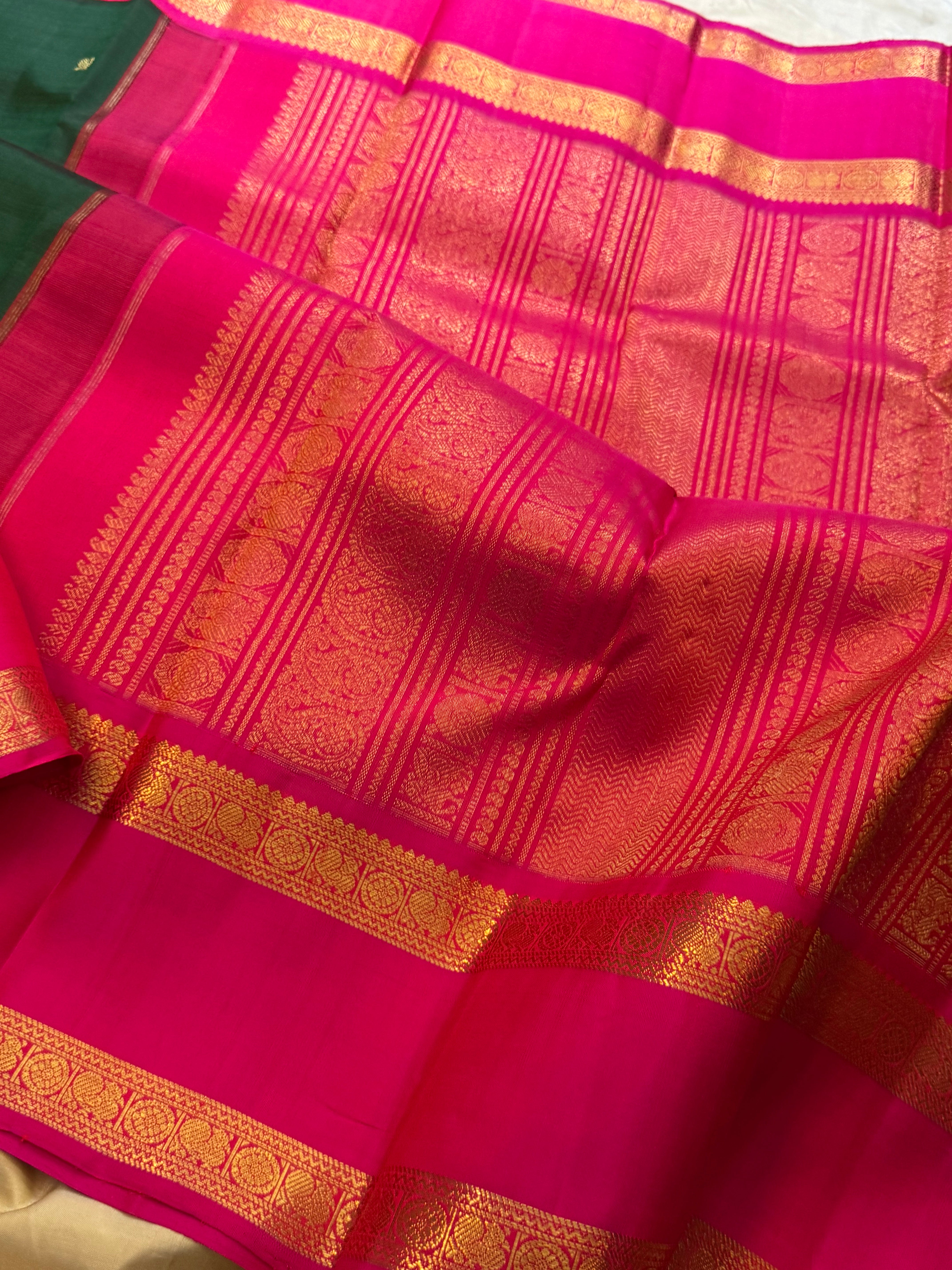 Double tone green korvai : kanjipuram silk