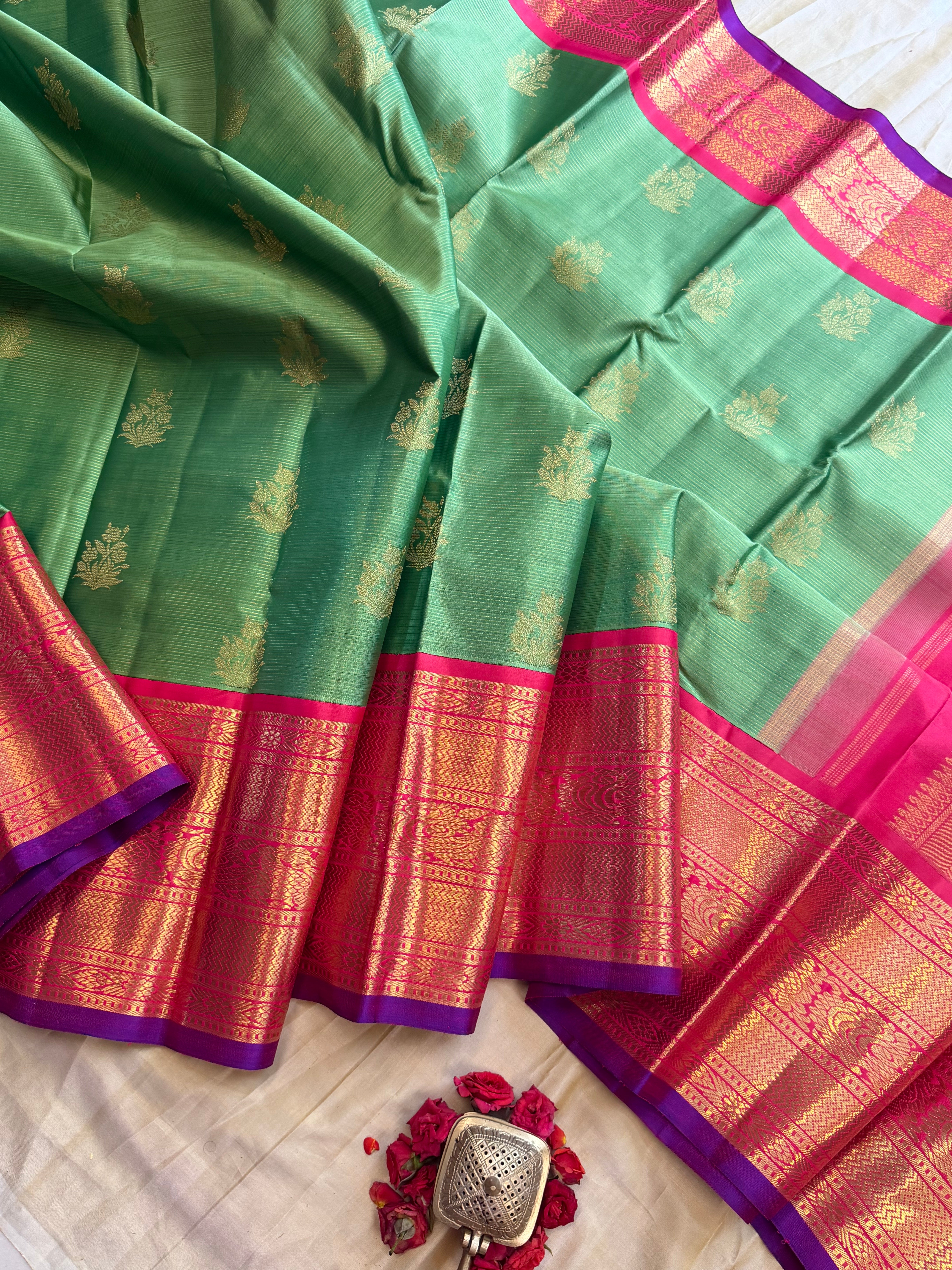 Elakai green Korvai   Vairaoosi / pure Zari Kanjipuram silk