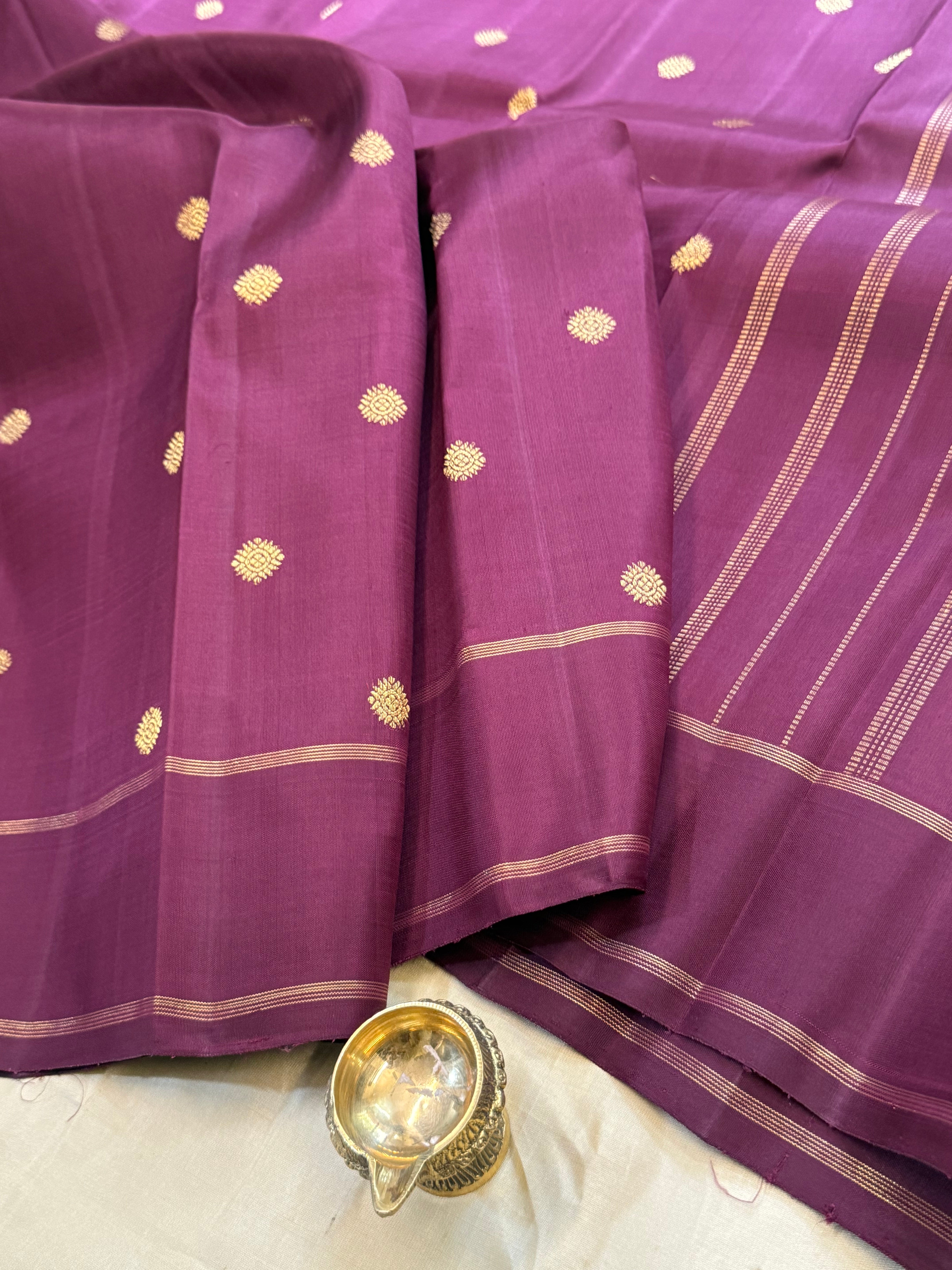 Paaku kamalam butta/ Kanjipuram Silk