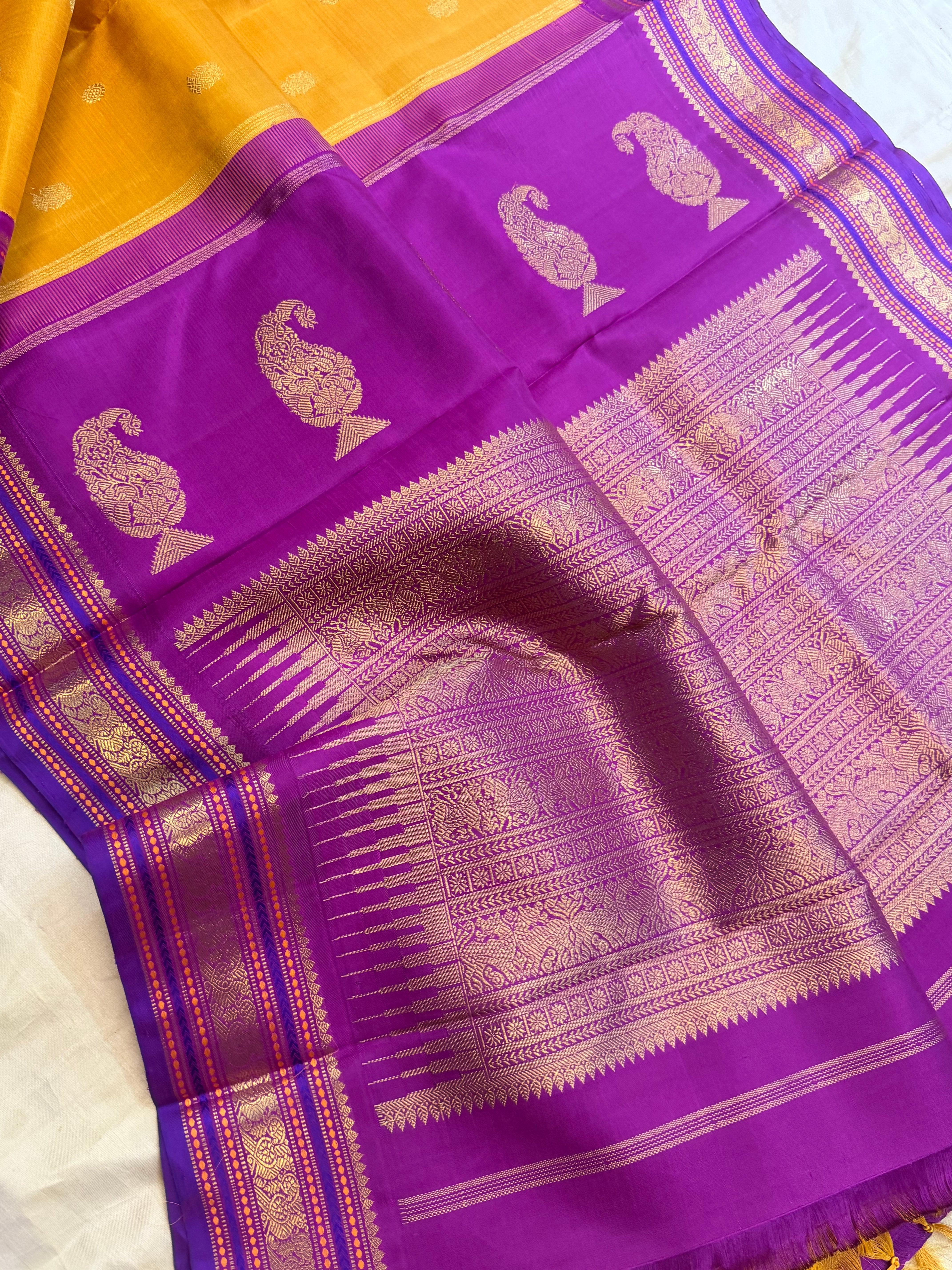Vendaya manjal korvai / kanjipuram silk