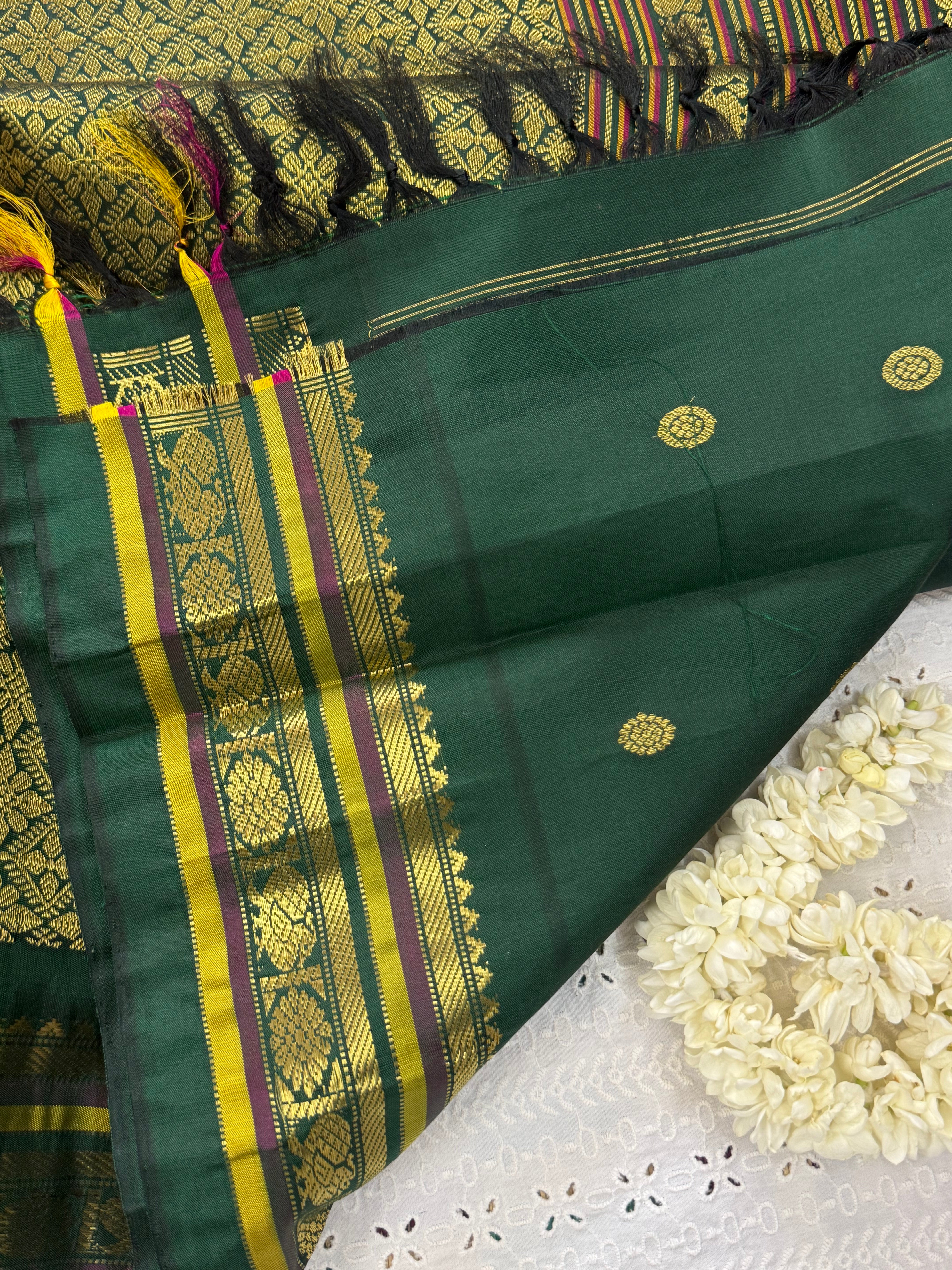 Off sandal and green / Gadwal silk CL9310