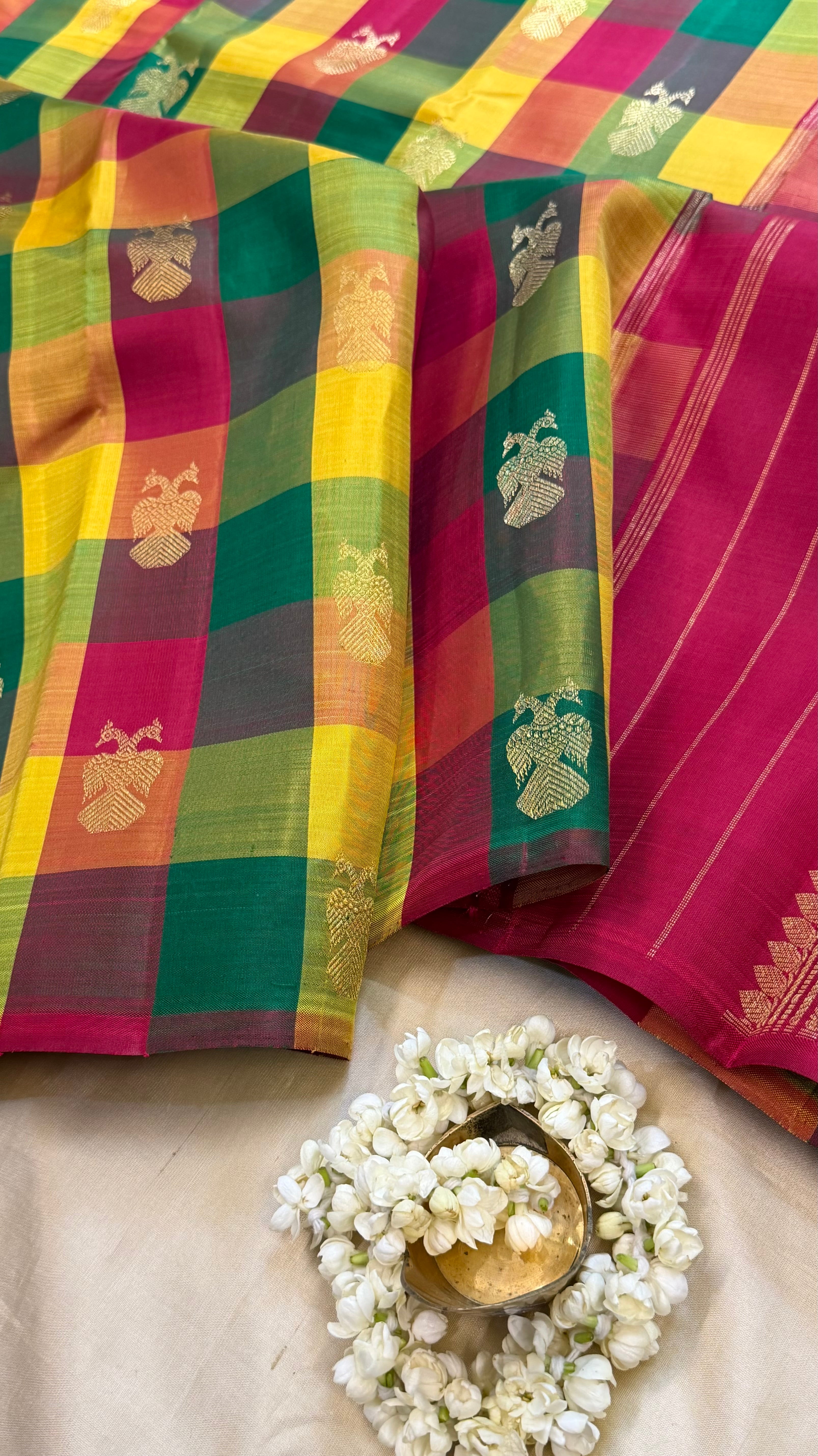 Paalum pazhamum checks Iruthalaipakshi butta/ kanjipuram silk