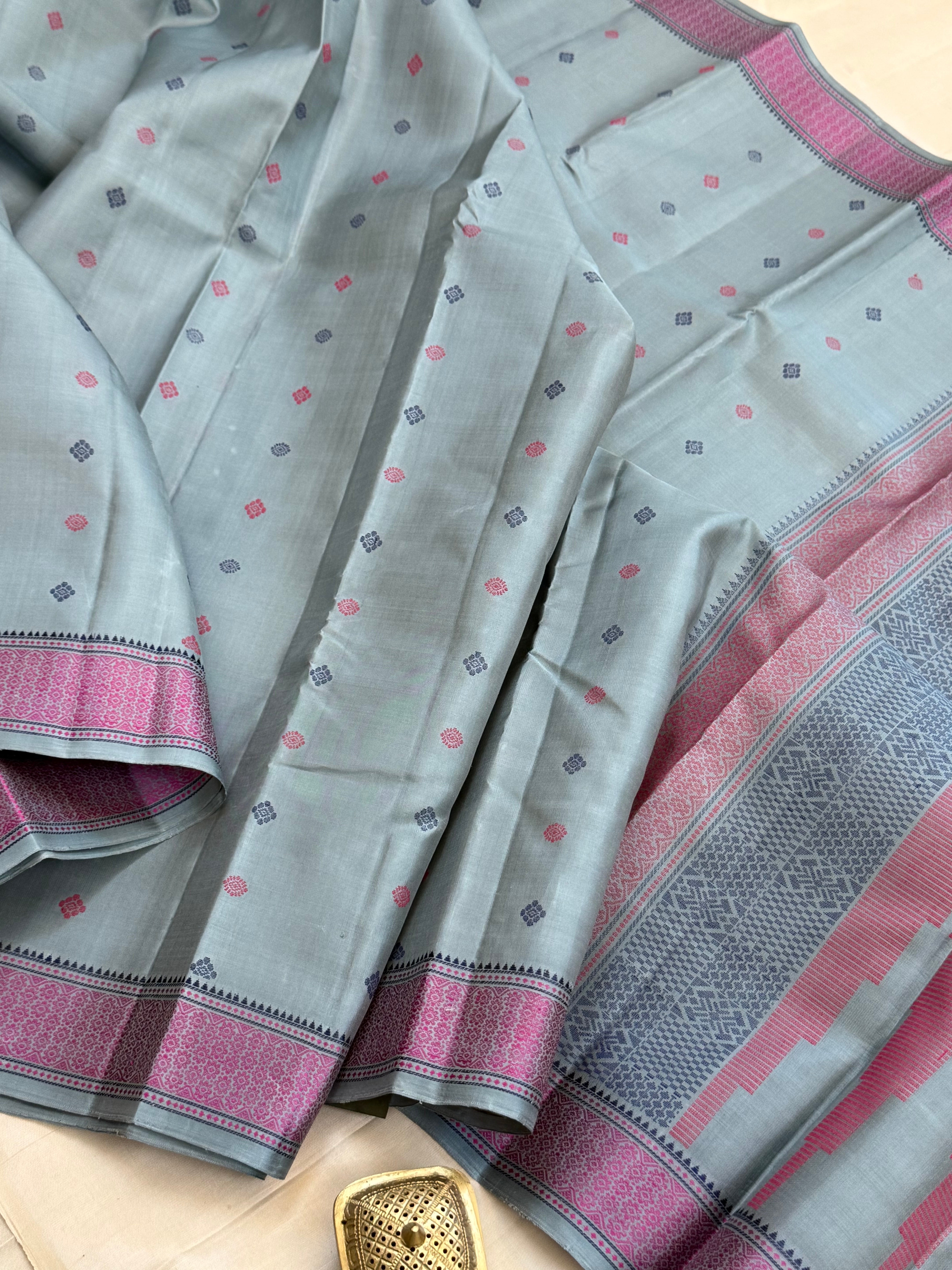 Grey butta / Varnangal Thread work CLSA11252