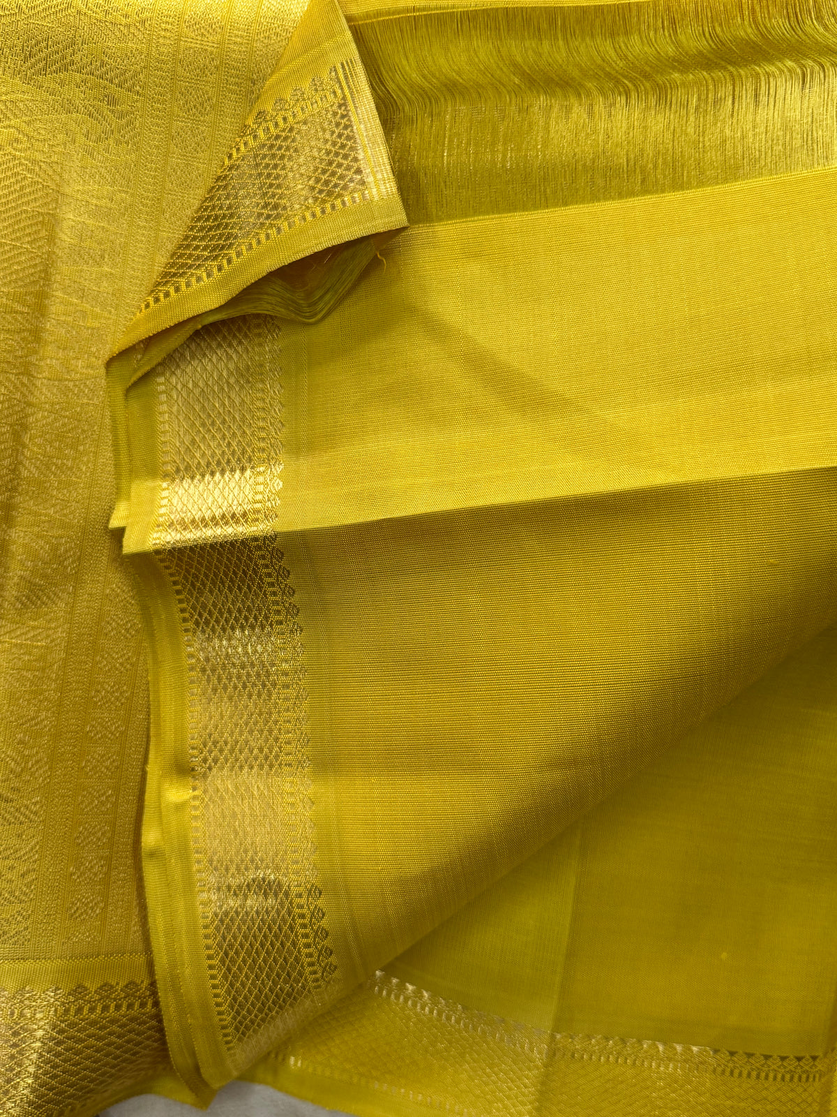 lemon shot yellow with small border pure zari /kanjipuram silk saree clsa 12741