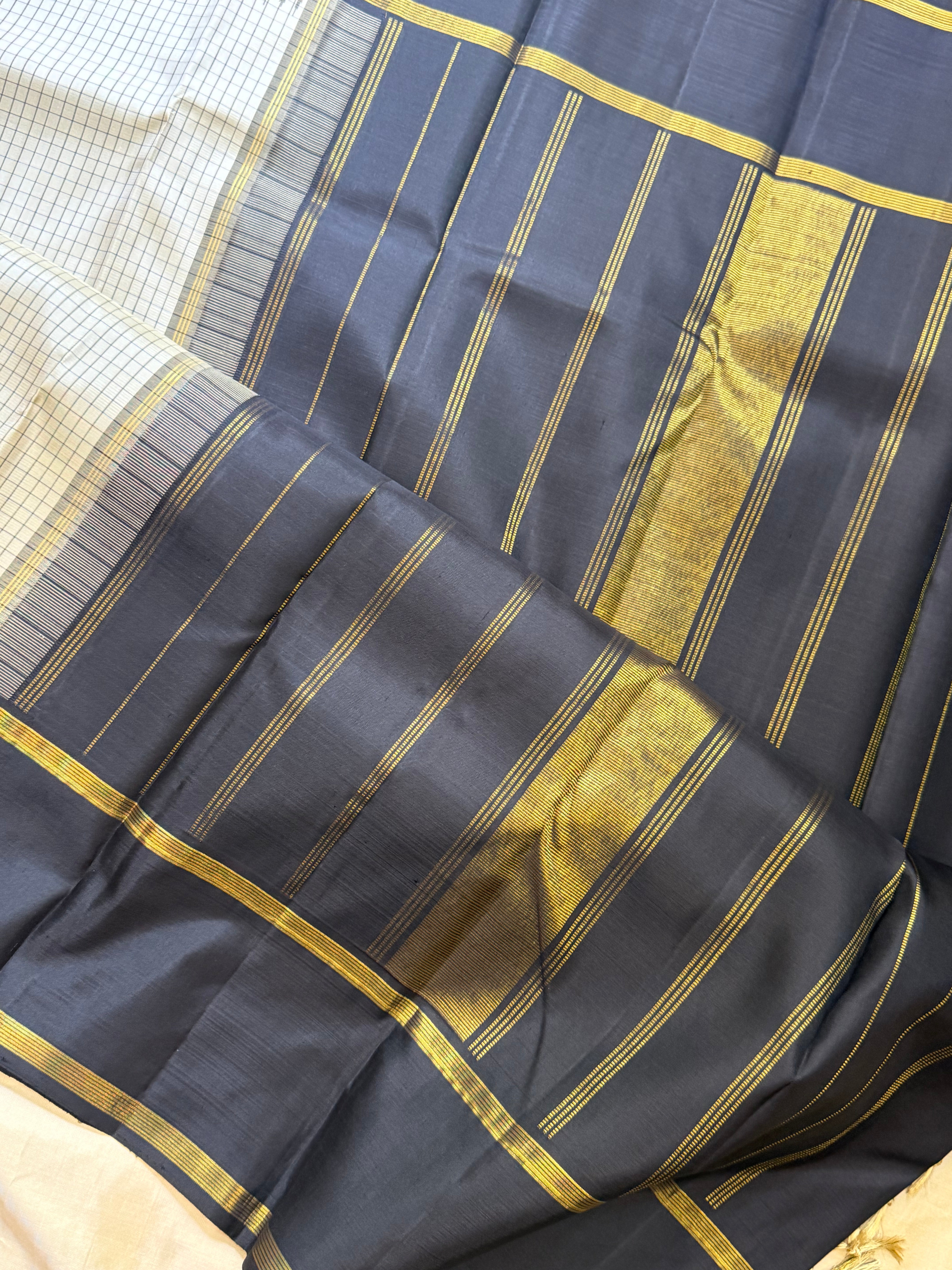 Black and white checks Korvai / Arani silk