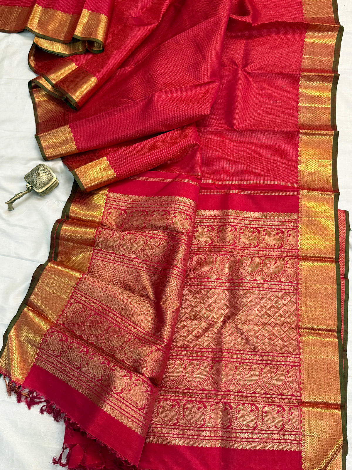 Navarathri - Day 4 Red Colour pure Zari oosivanam/Kanjipuram silk sree Clsa 7775