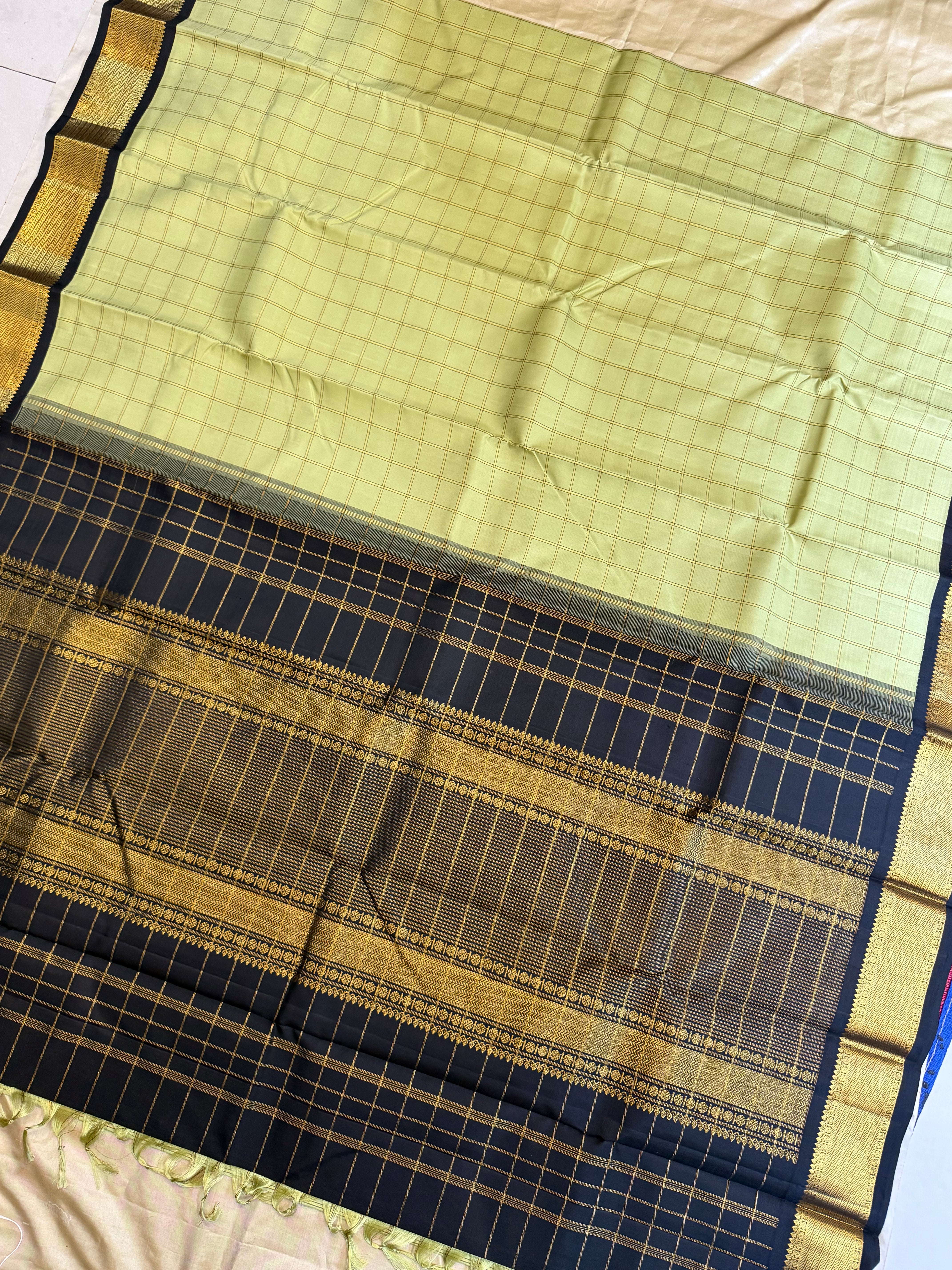 Pista green and black check / Arani silk