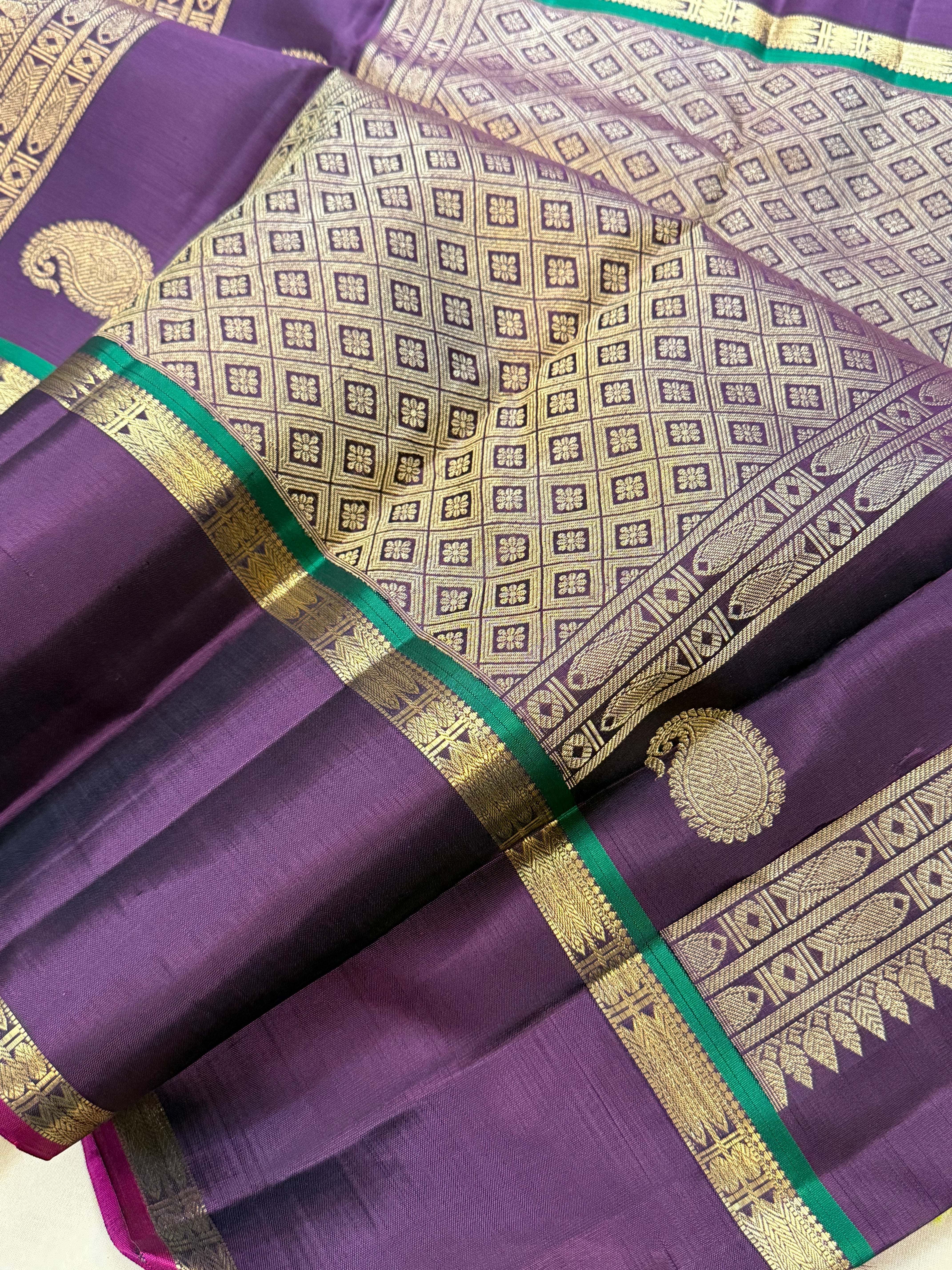 Mehandi green and deep purple fish rettapet border / Kanjipuram silk CL9997
