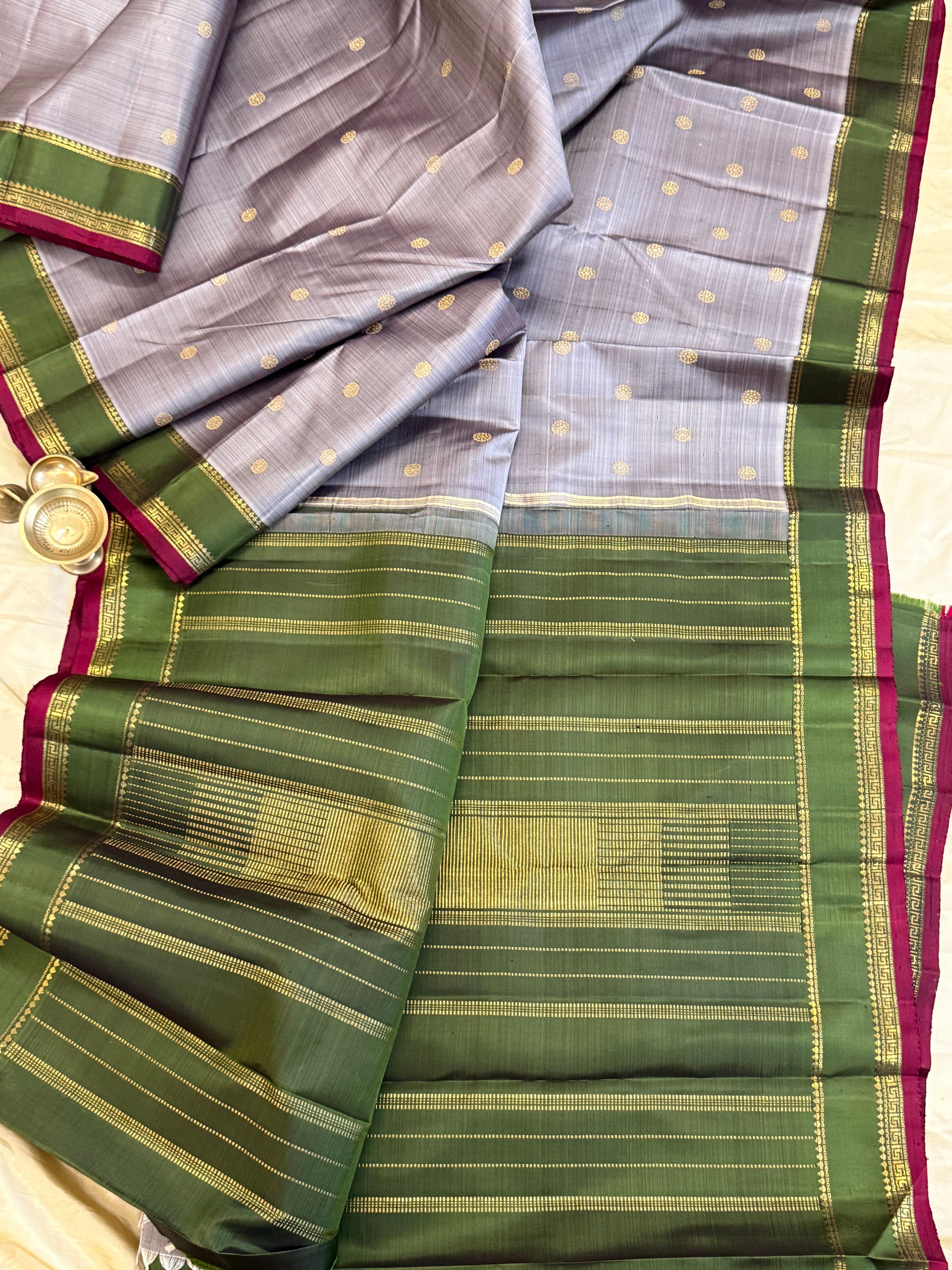 Grey and green rettapet border/ Kanjipuram silk