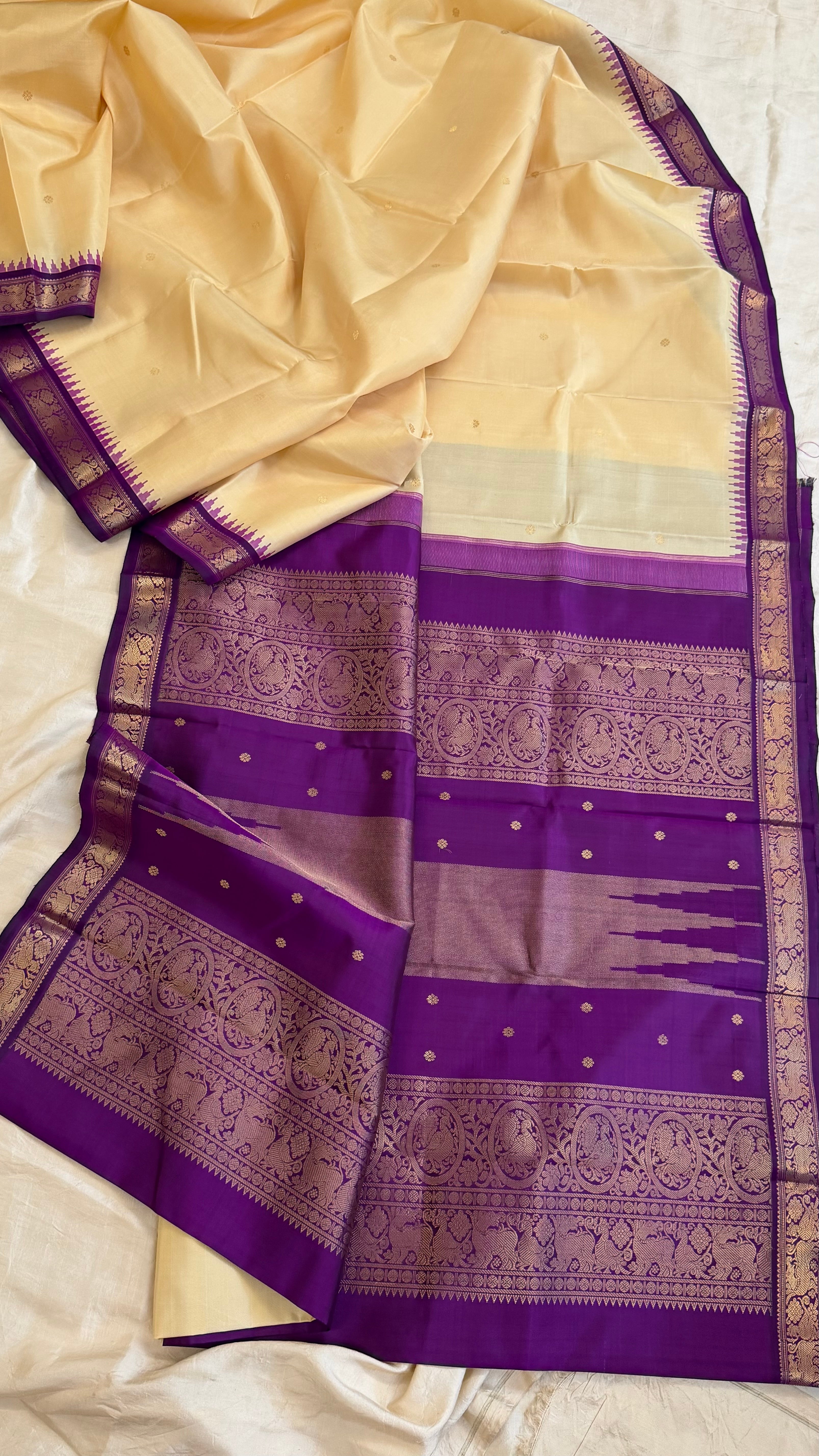 Small weaving defect off white Korvai / special edition