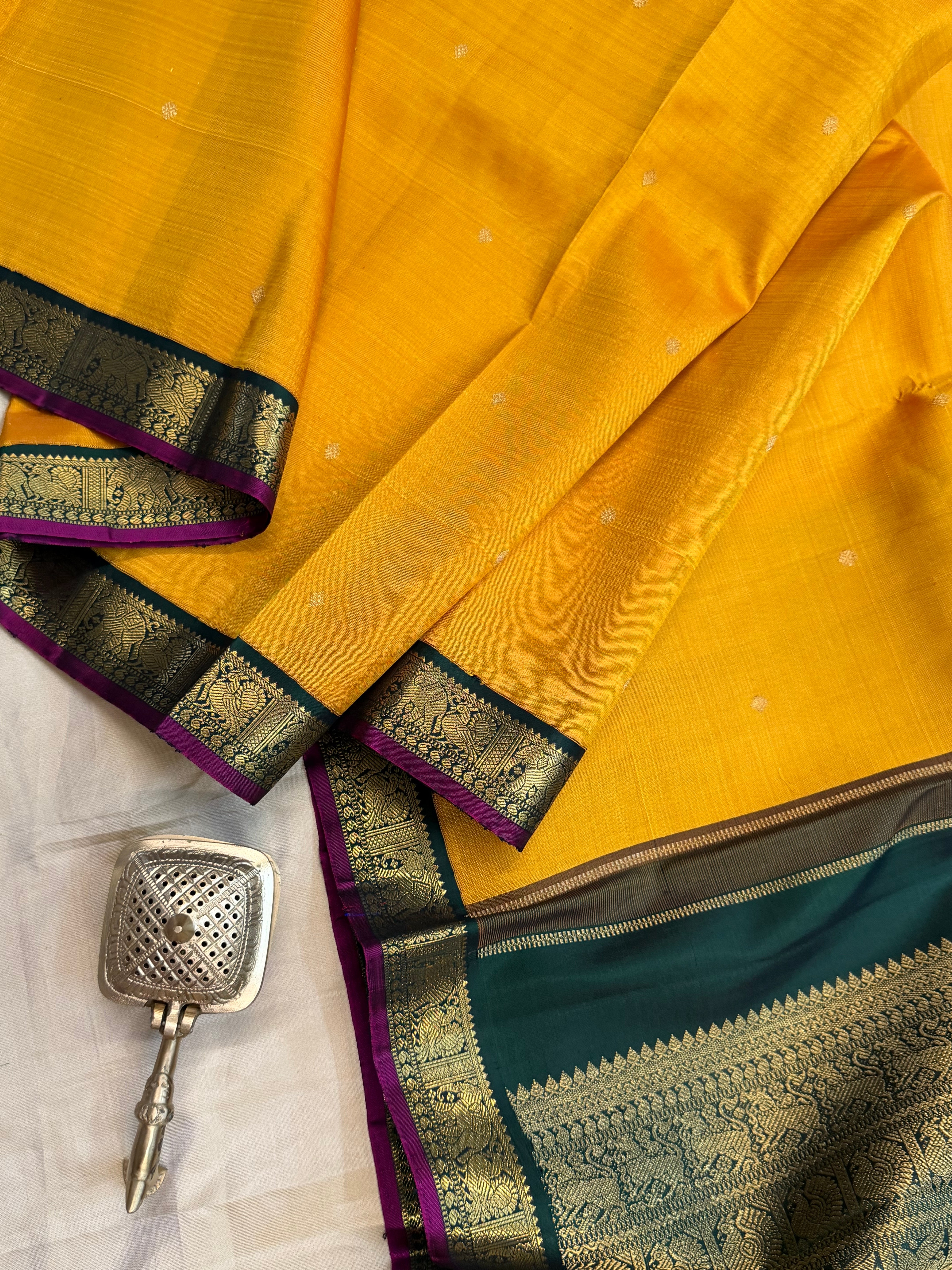 Golden mustard yellow korvai / kanjipuram silk