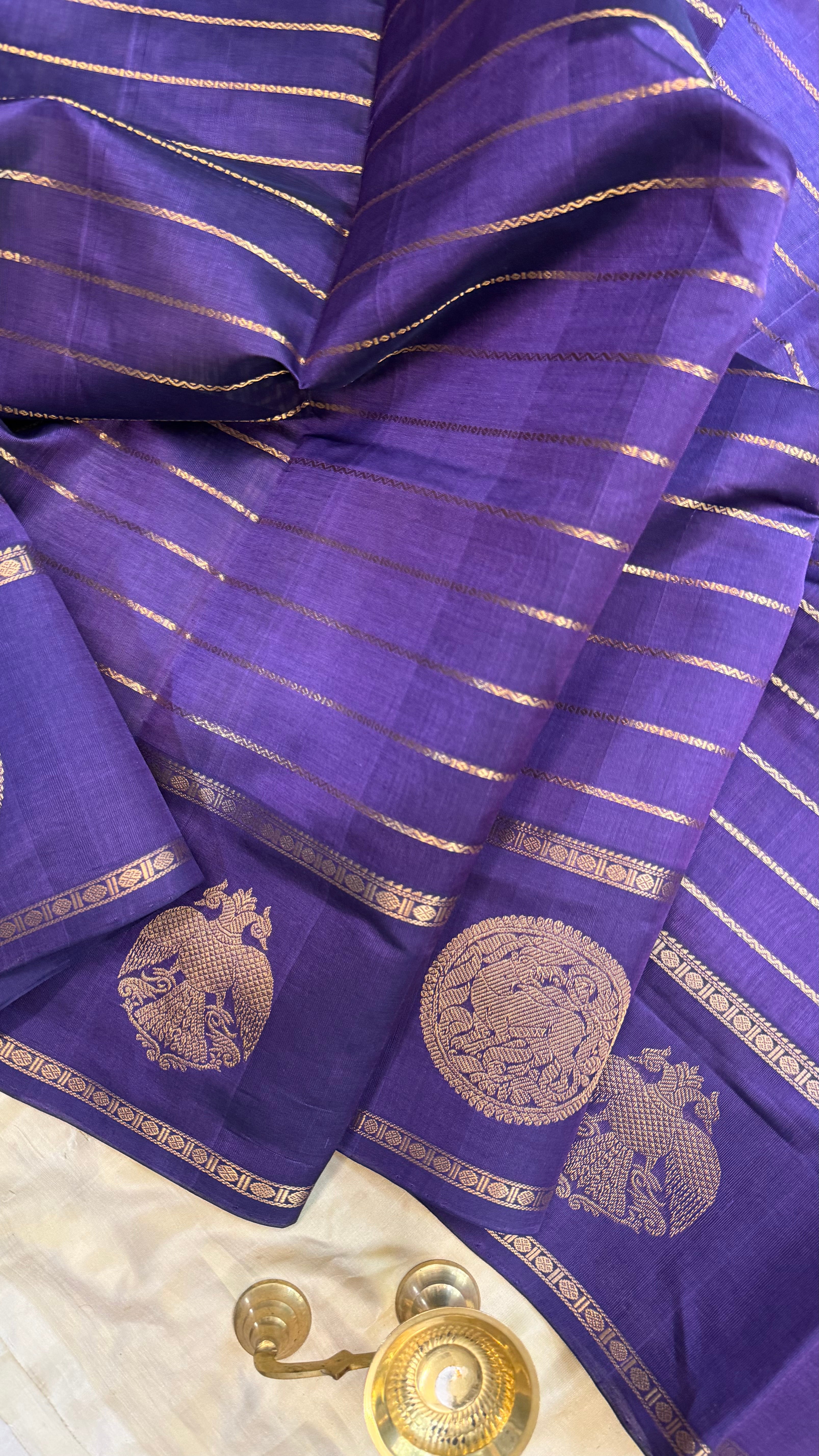 Deep purple veldhari and border butta / Silk Cotton