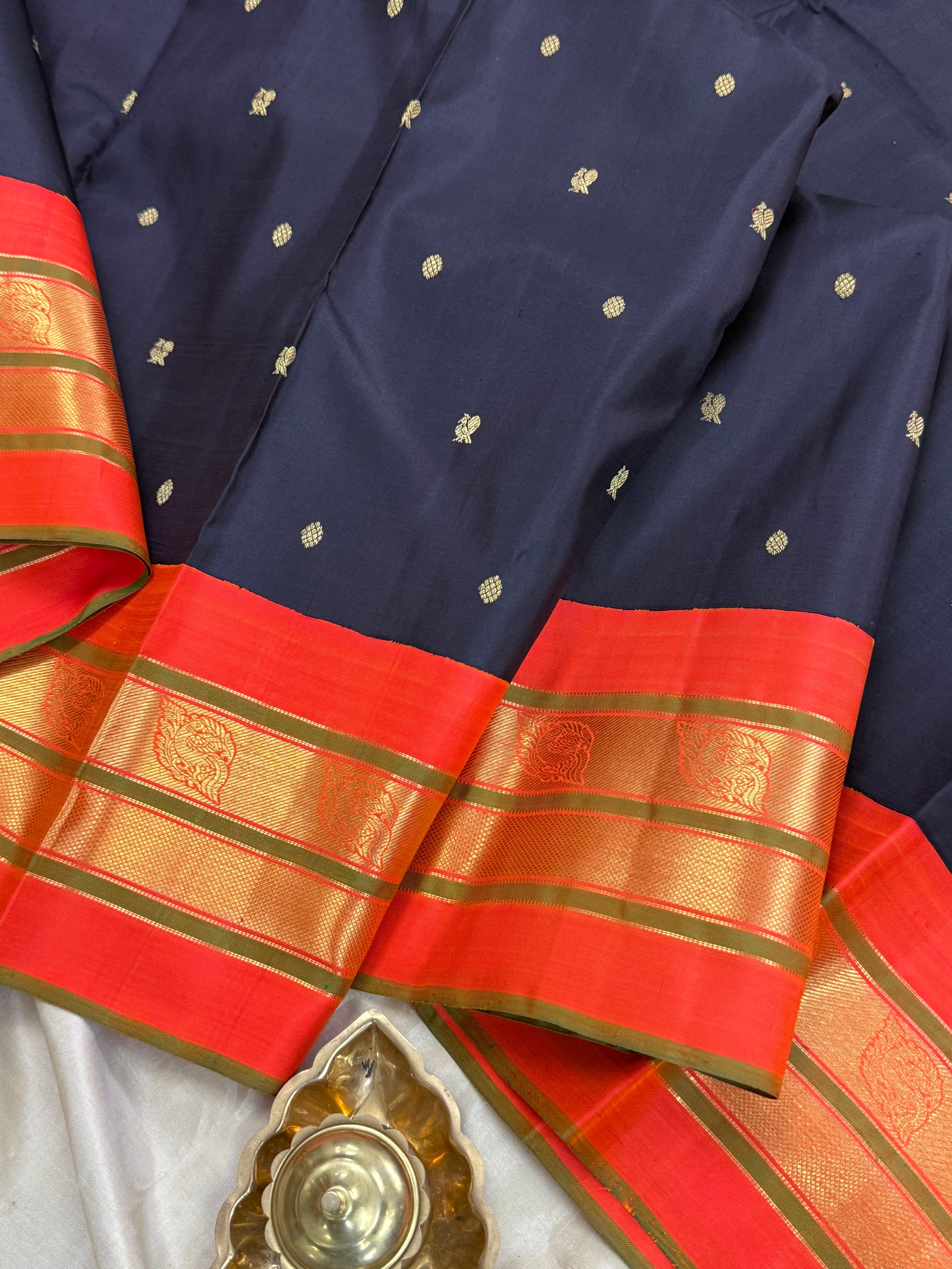 Black and orangish red unique border / Kanjipuram silk CL7753