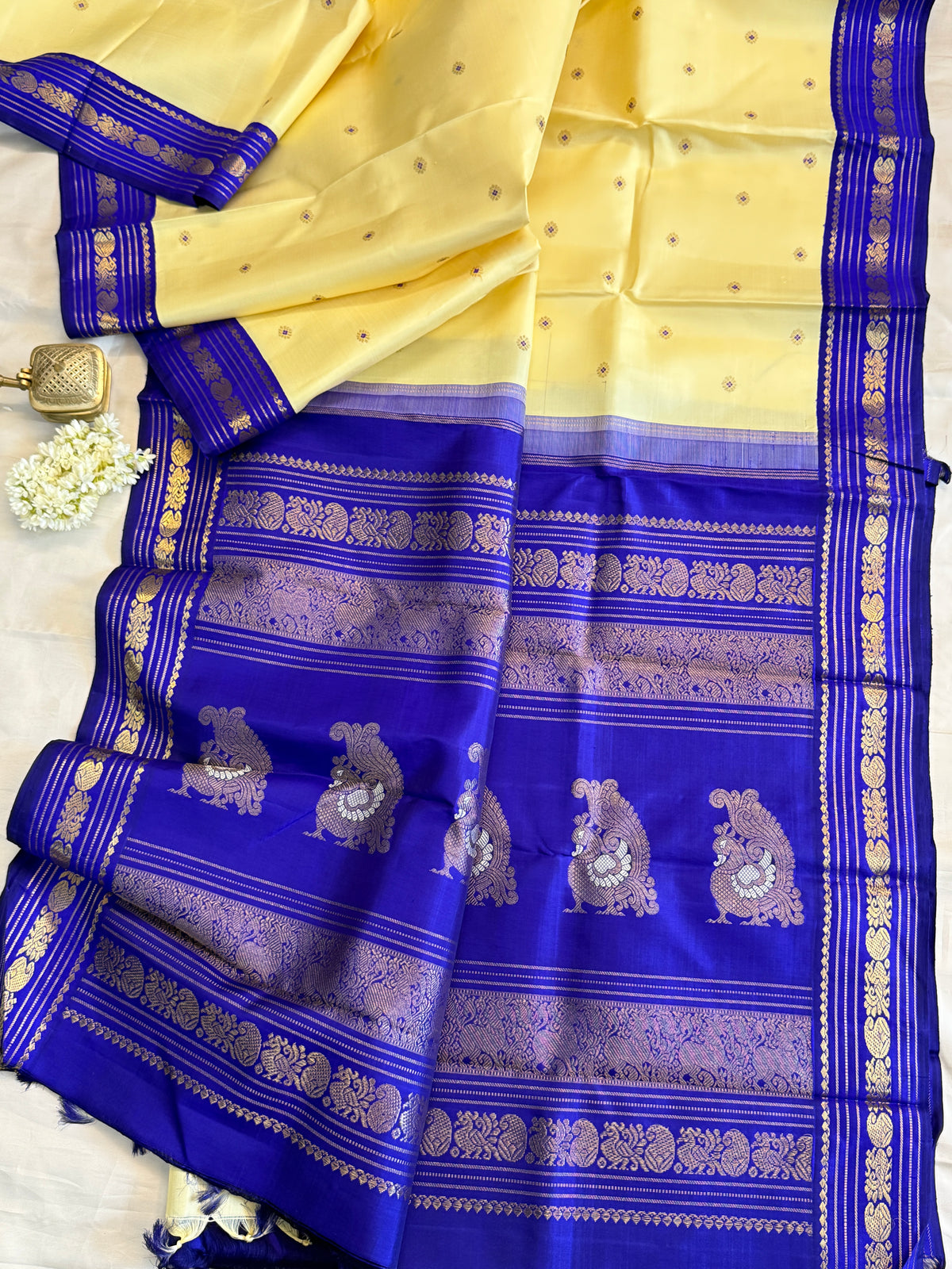 Cream meenakari butta Korvai / pure Kanjipuram Saree CLSA10395
