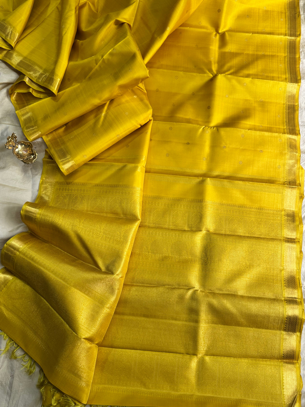 lemon shot yellow with small border pure zari /kanjipuram silk saree clsa 12741