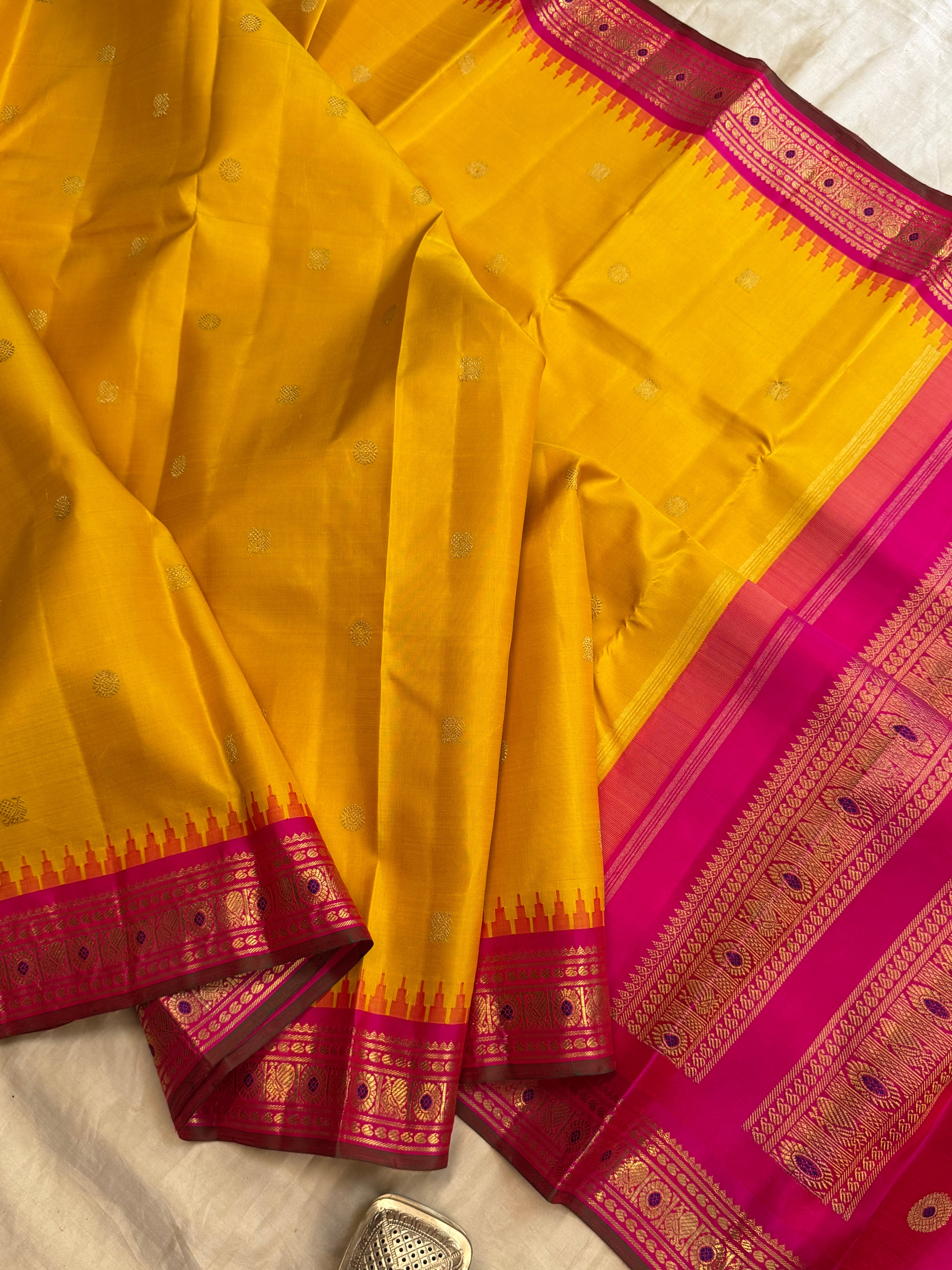 Sampangi yellow korvai / kanjipuram silk