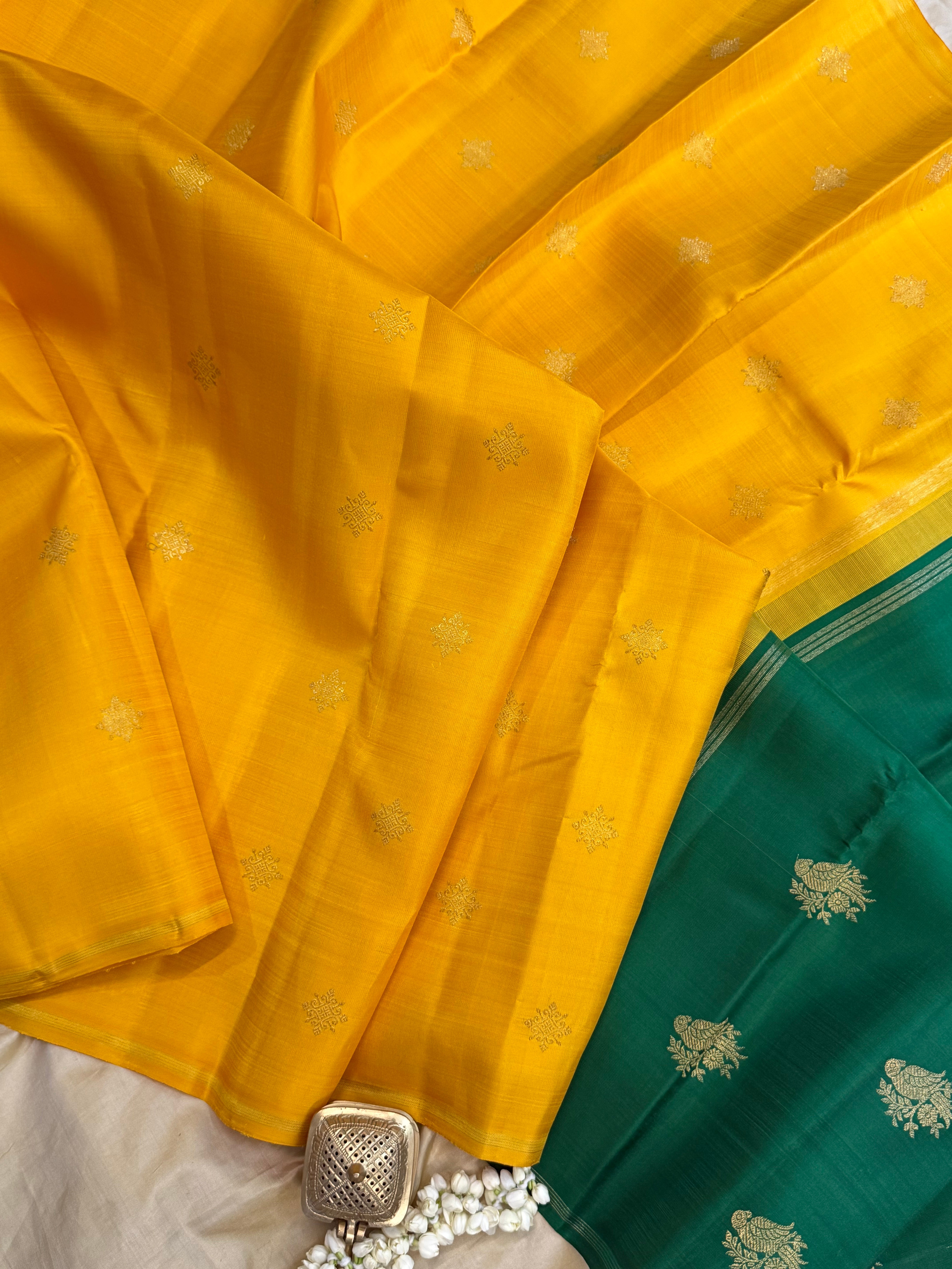 Yellow double color pallu borderless / Kanjipuram silk CL9976