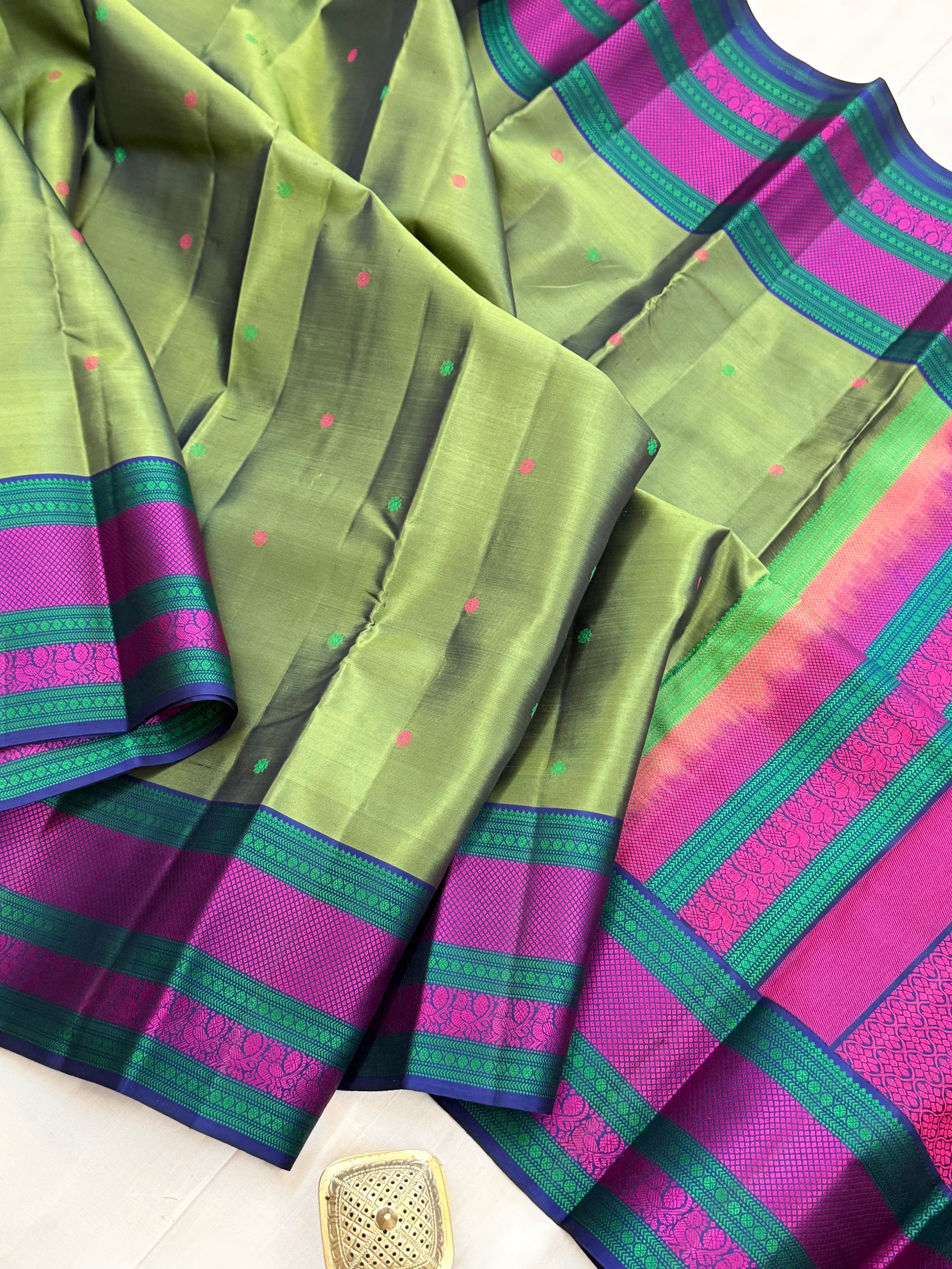 Olive green and magenta varisapet border/ Varnangal thread work CLSA11247