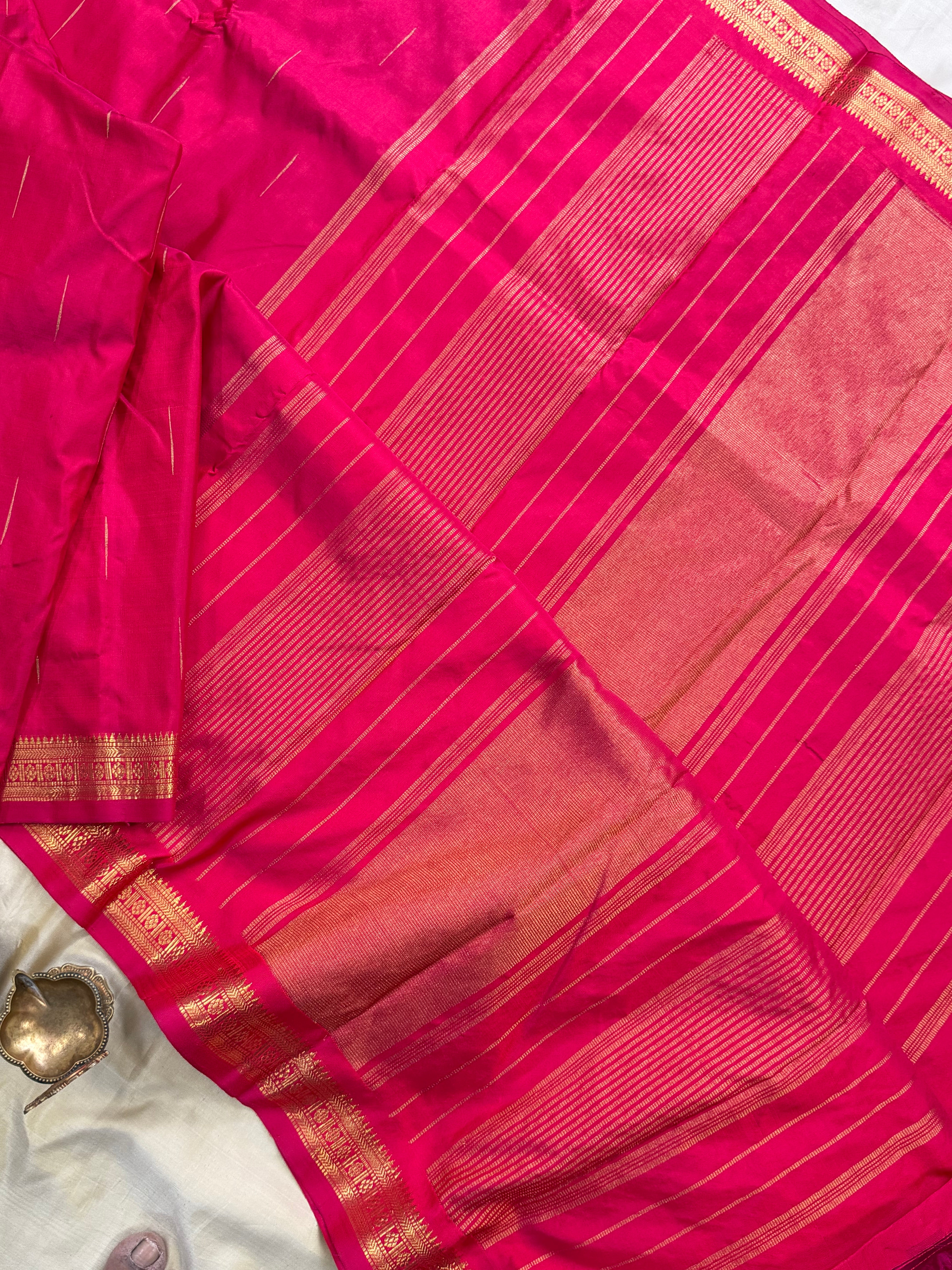 Pink malli moggu small border  pure Zari Kanjipuram silk