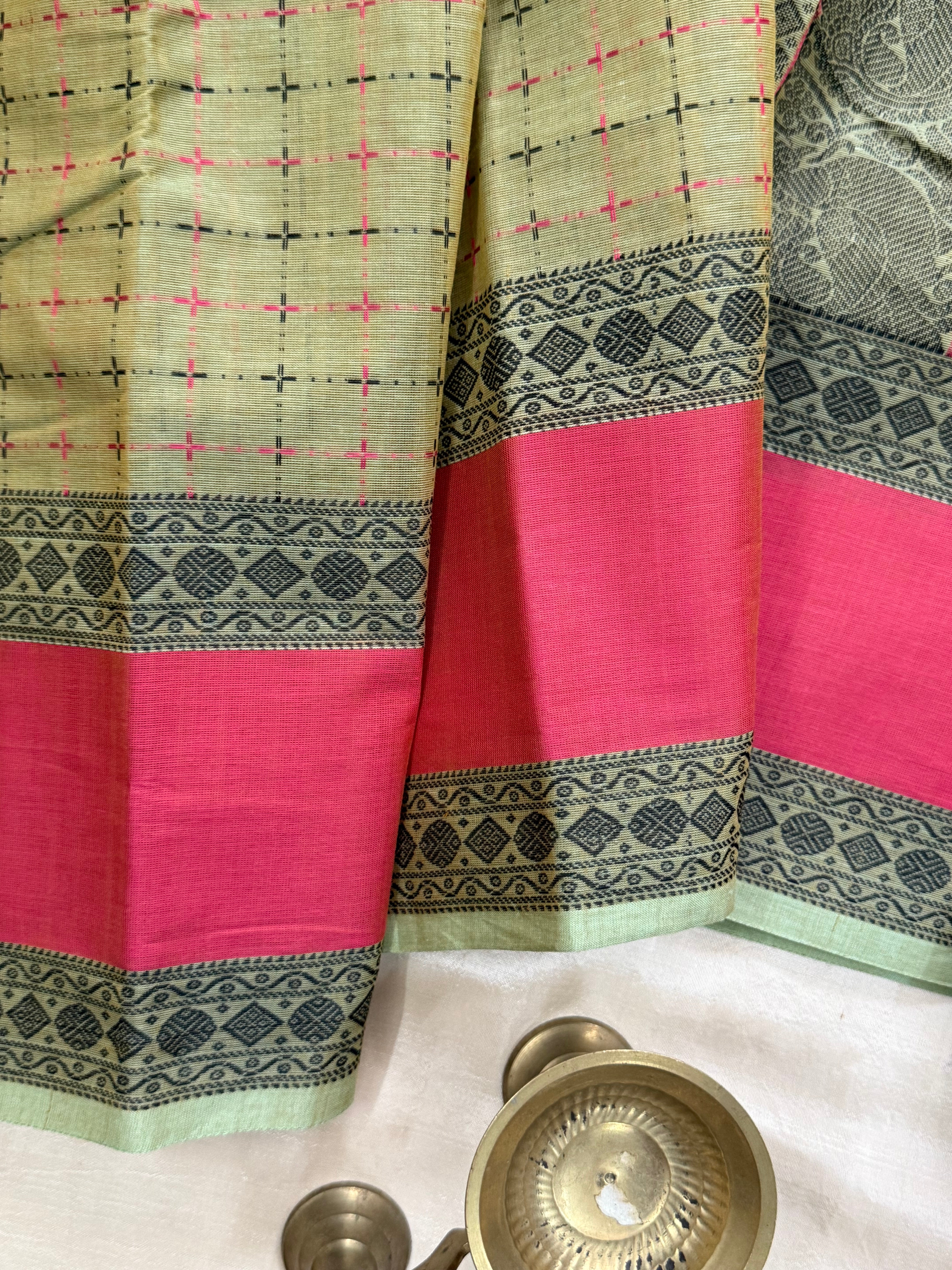 Lite green plus butta / Kanchi Cotton