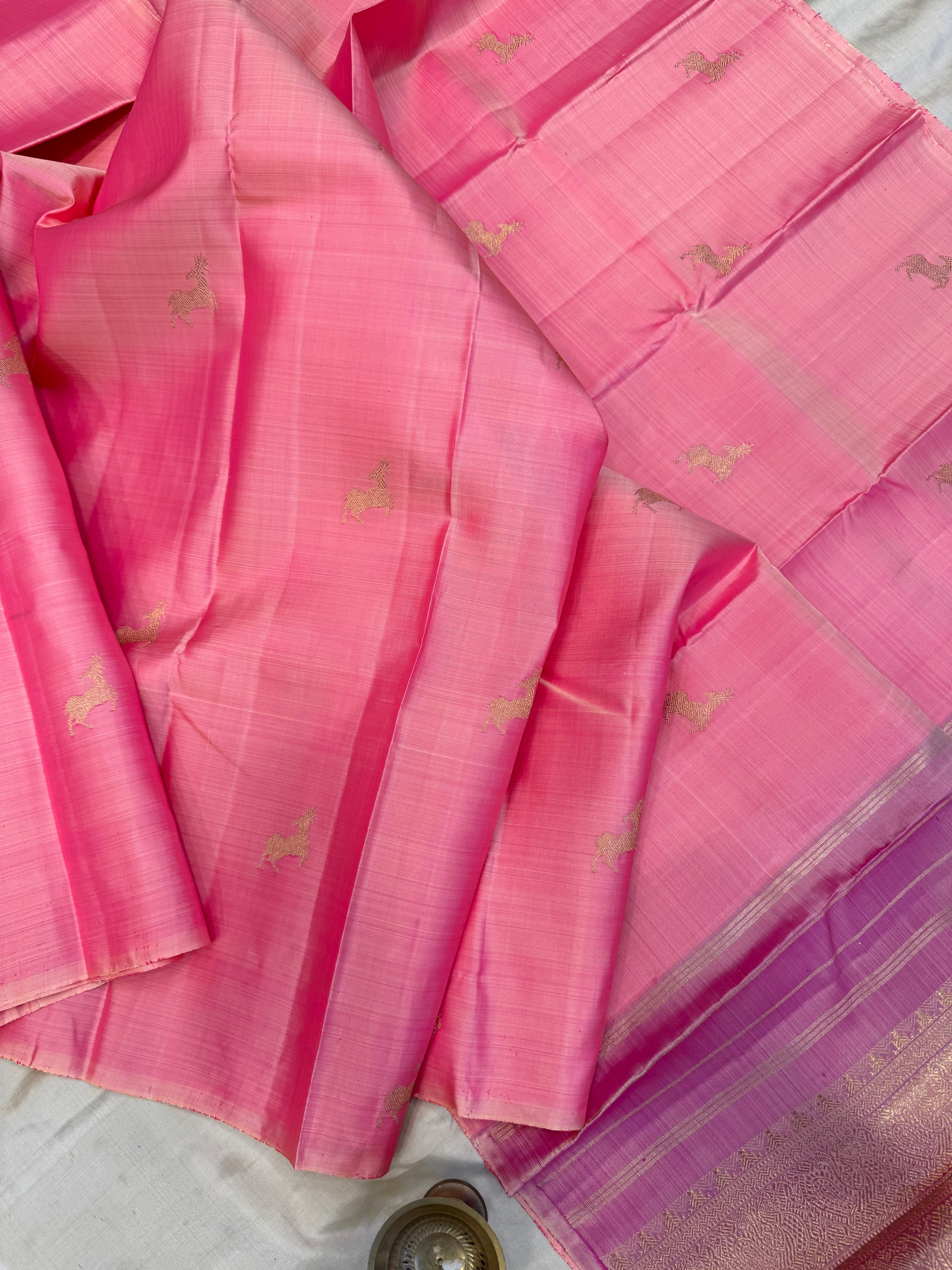 Pink maan butta borderless/ Kanjipuram silk