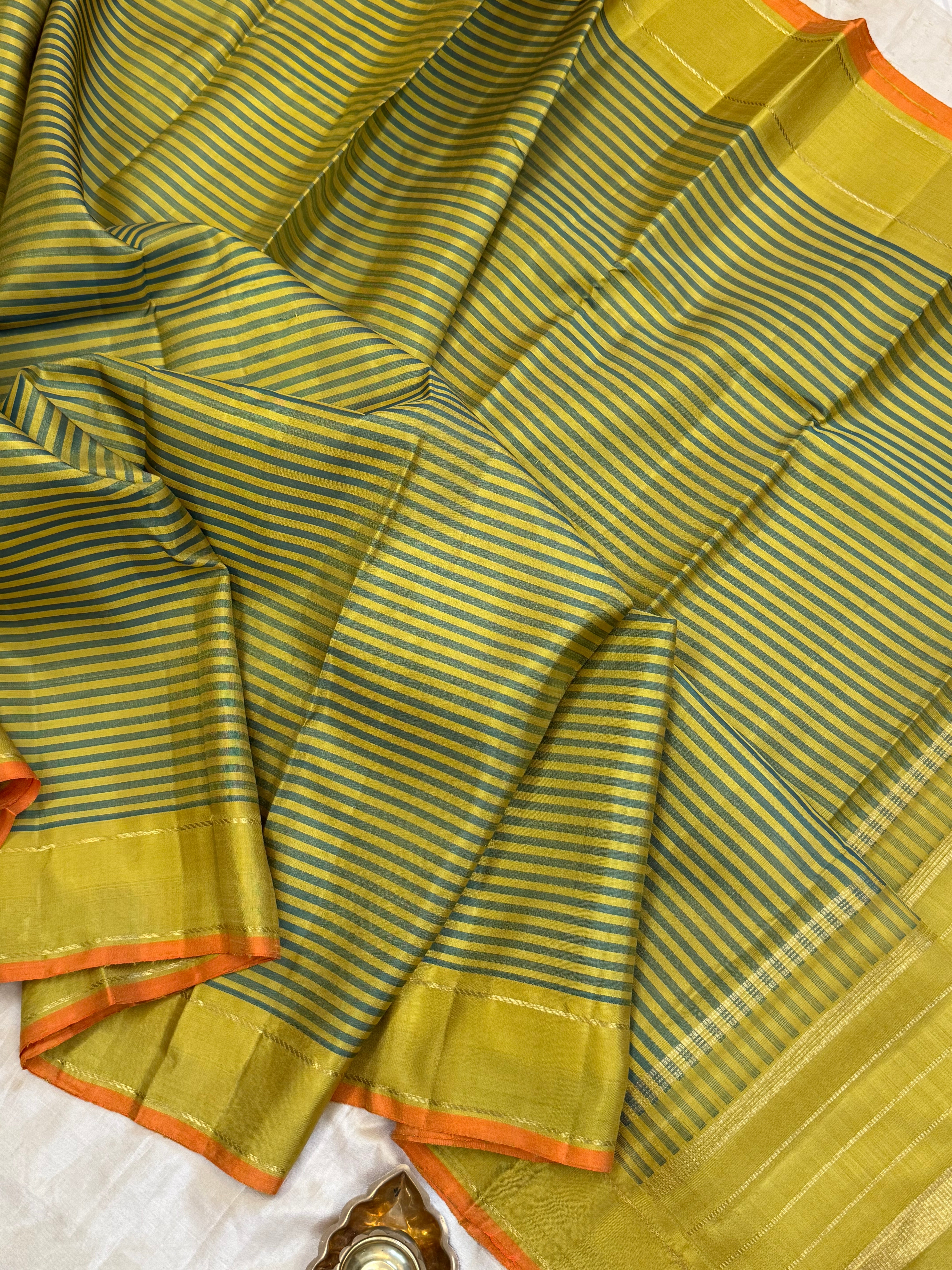 Olive green and dark green vintage stripes / KANJIPURAM SILK SAREE CLSA 10522