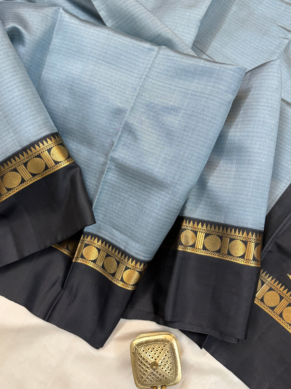 Gadwal silk Grey Ganga Jamuna Korvai border clsa 4118