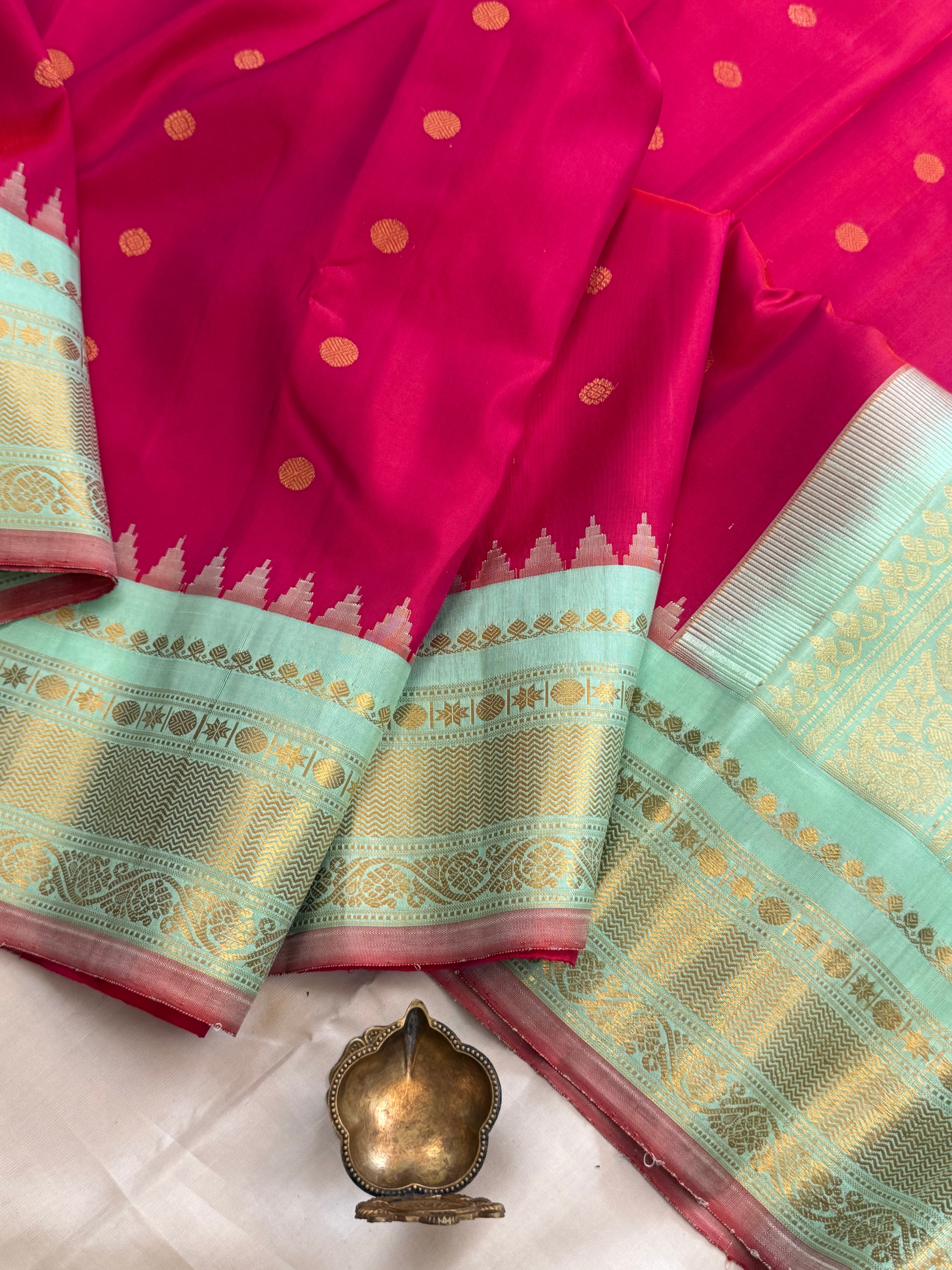 Double tone pink with pastel green border/ Gadwal silk CLSA11307