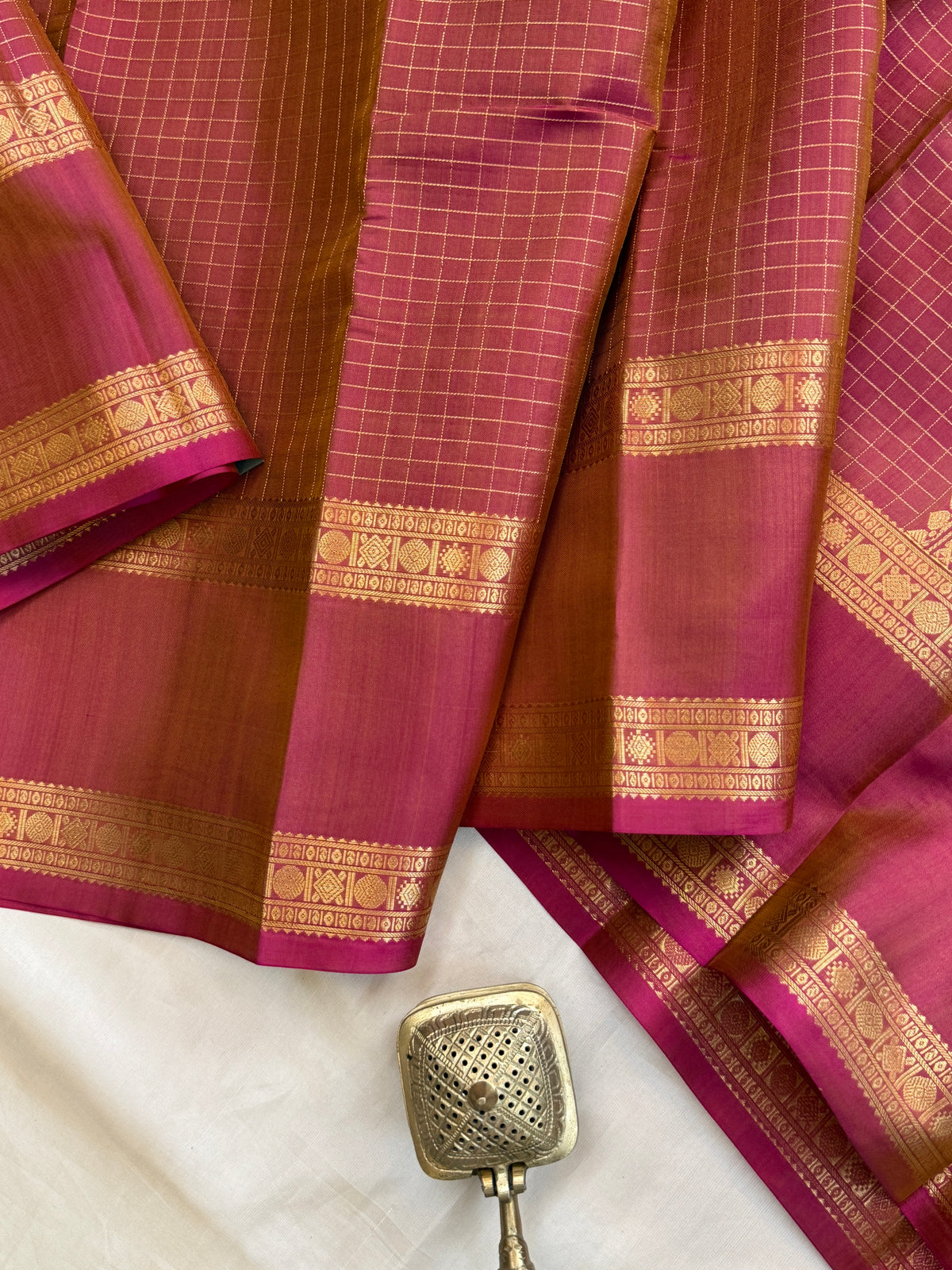 Special edition unusual colour with Zari kattam silk saree/clsa 12396
