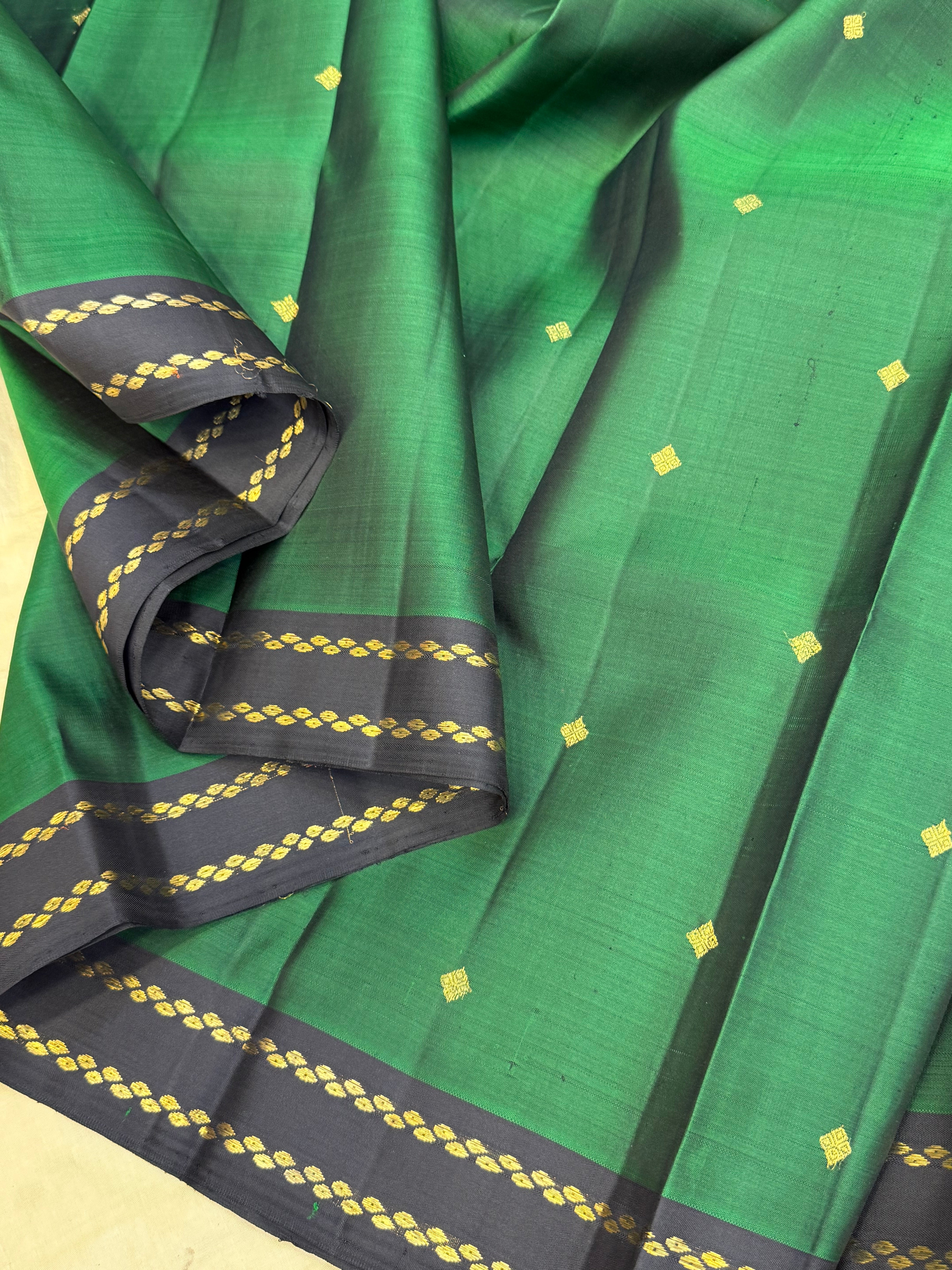 Forest green with black border/ kanjipuram silk saree CLSA