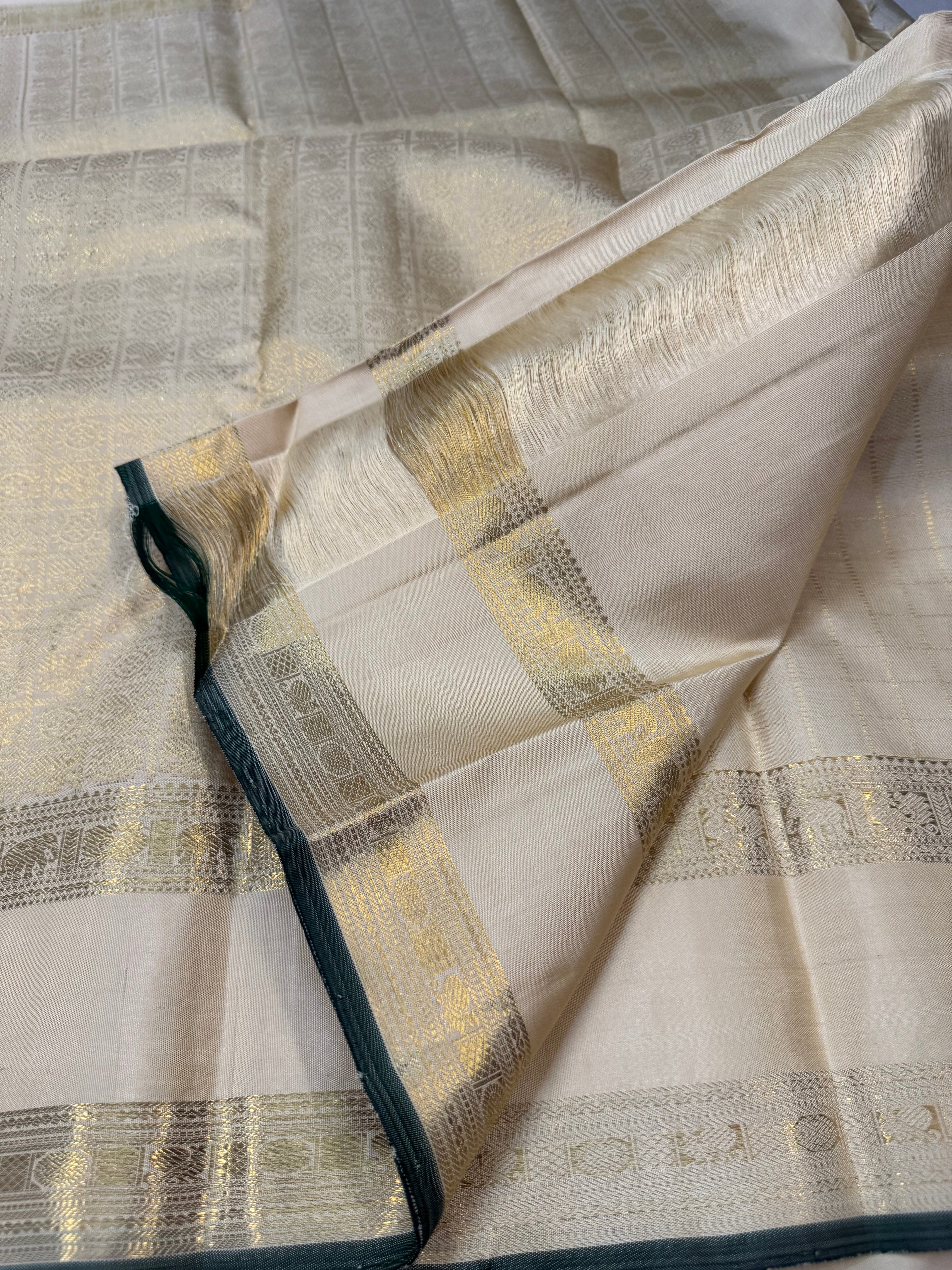 Tussar color zari kattam. / kanjipuram silk