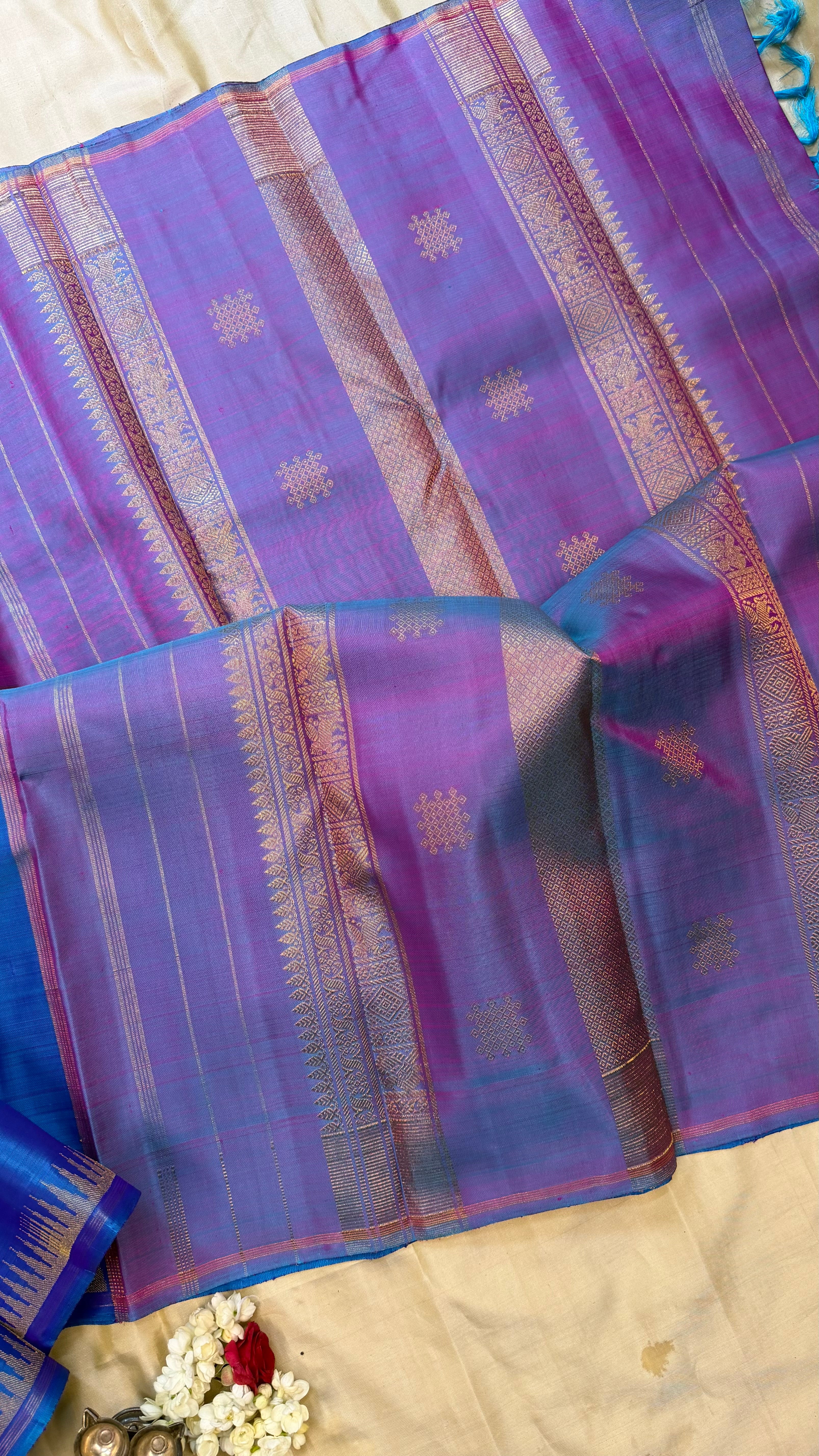 Blue small temple border/ kanjipuram silk