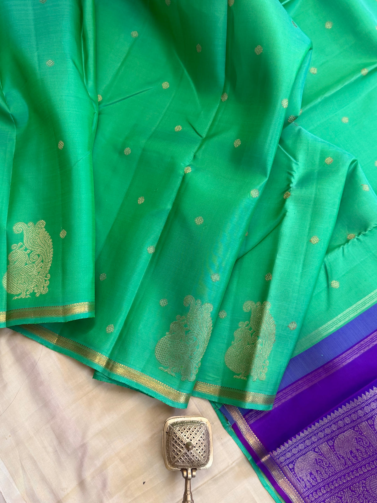 Colours of Navarathri sea green beetu Butta / pure Kanjipuram silk