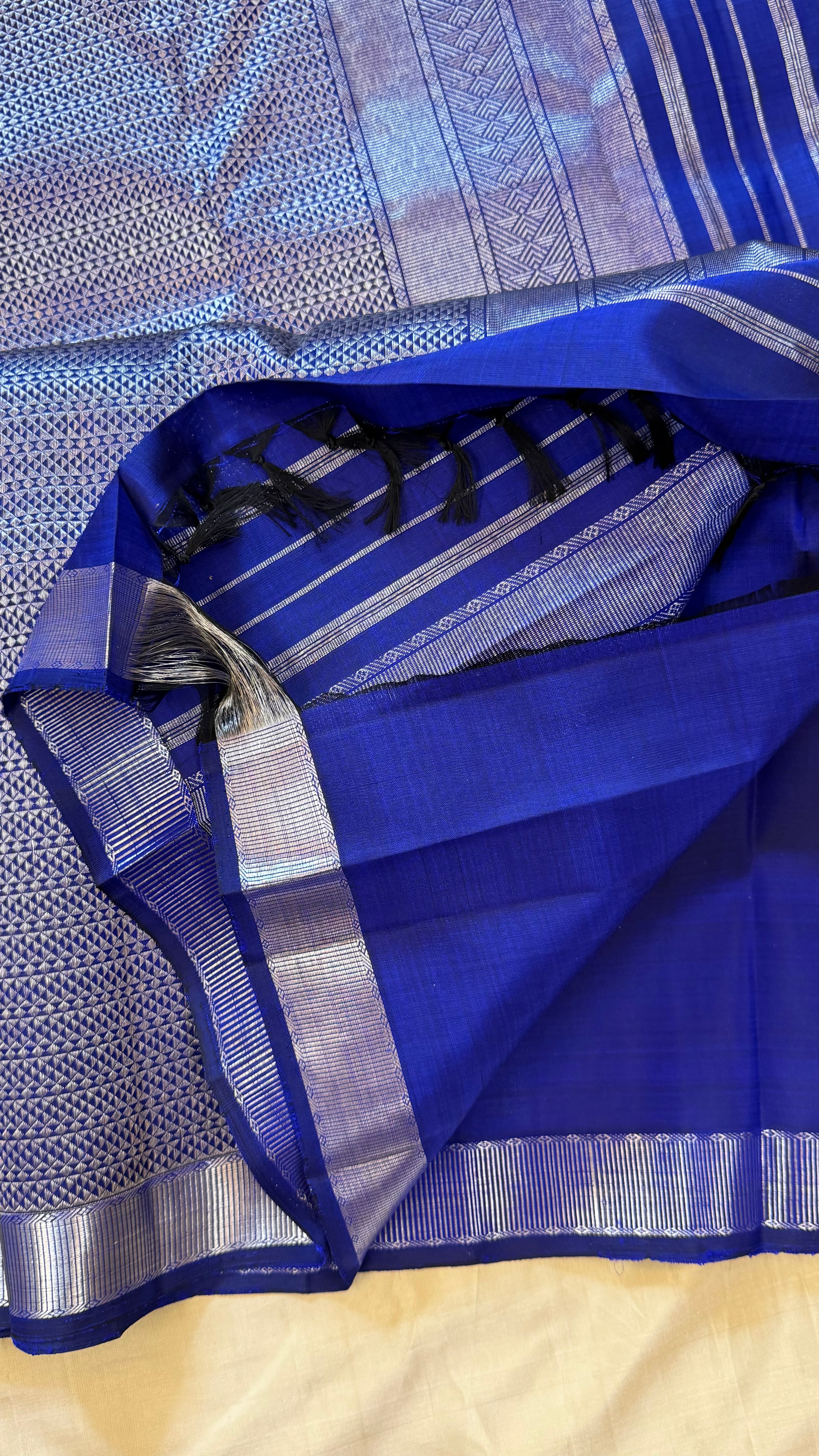 Blue silver vanki pattern / Kanjipuram Silk