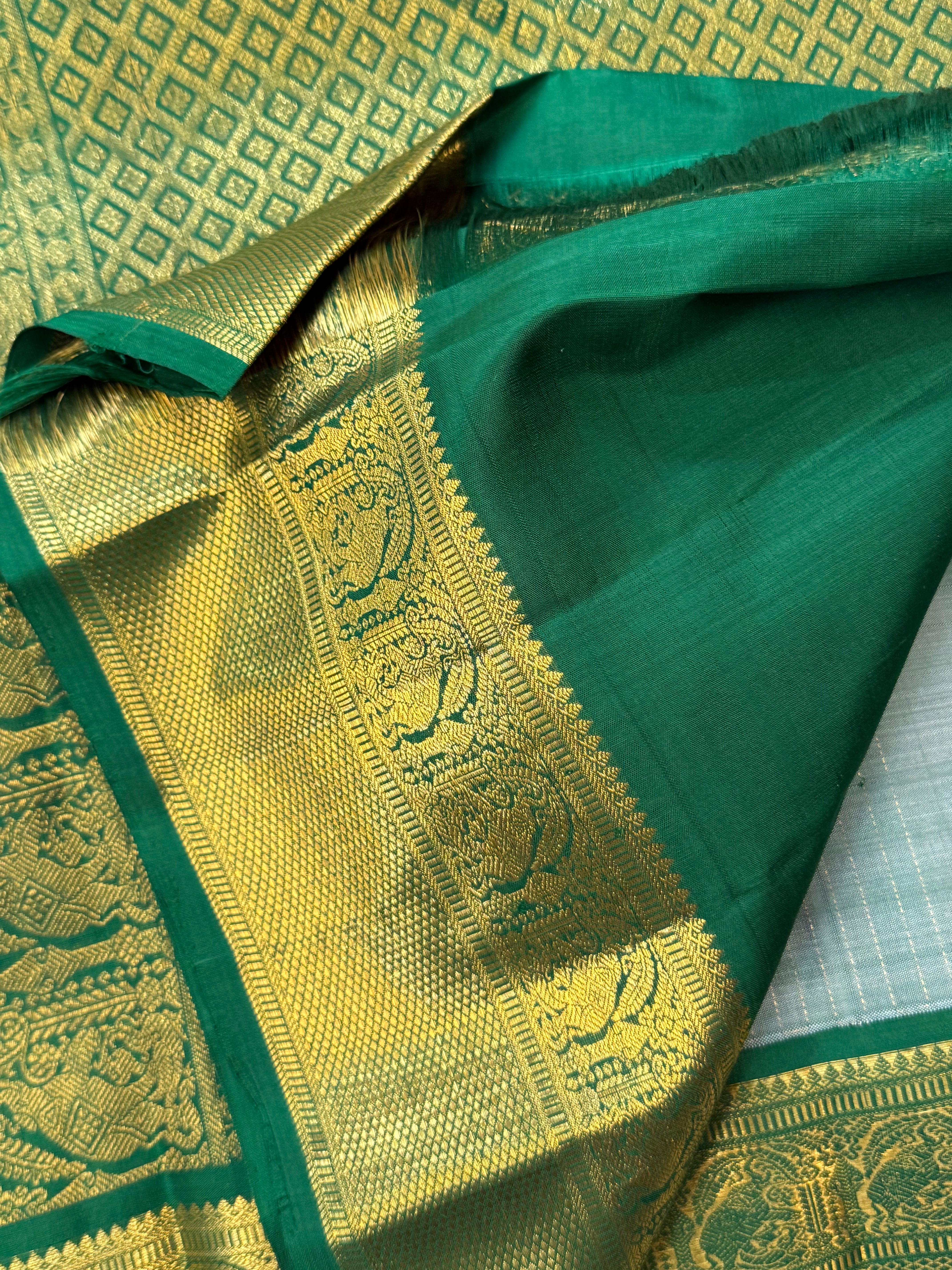 Green shot zari stripes and dark green border / Arani silk CL10109