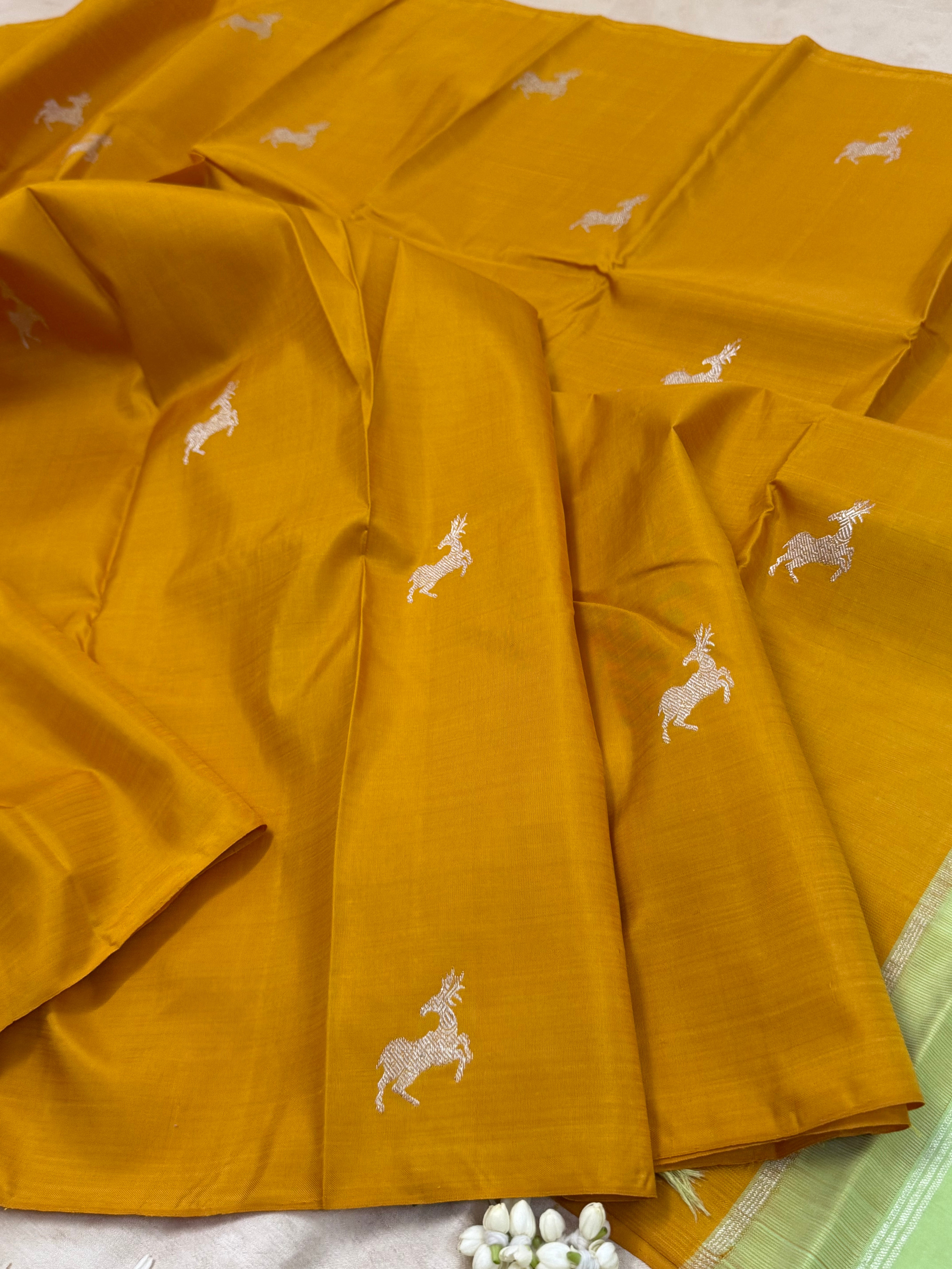 Mustard yellow maan butta silver zari / Kanjipuram silk