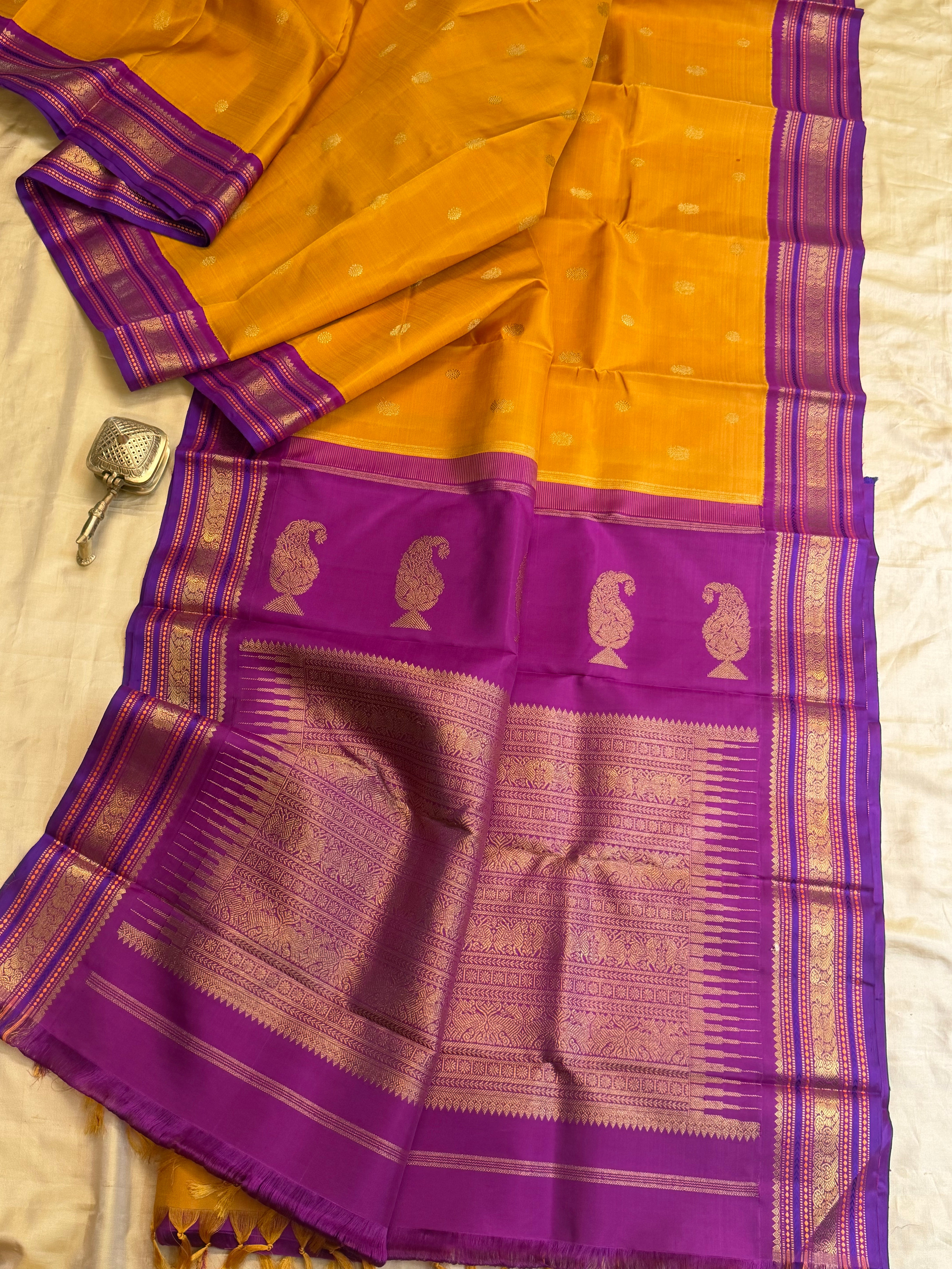 Vendaya manjal korvai / kanjipuram silk