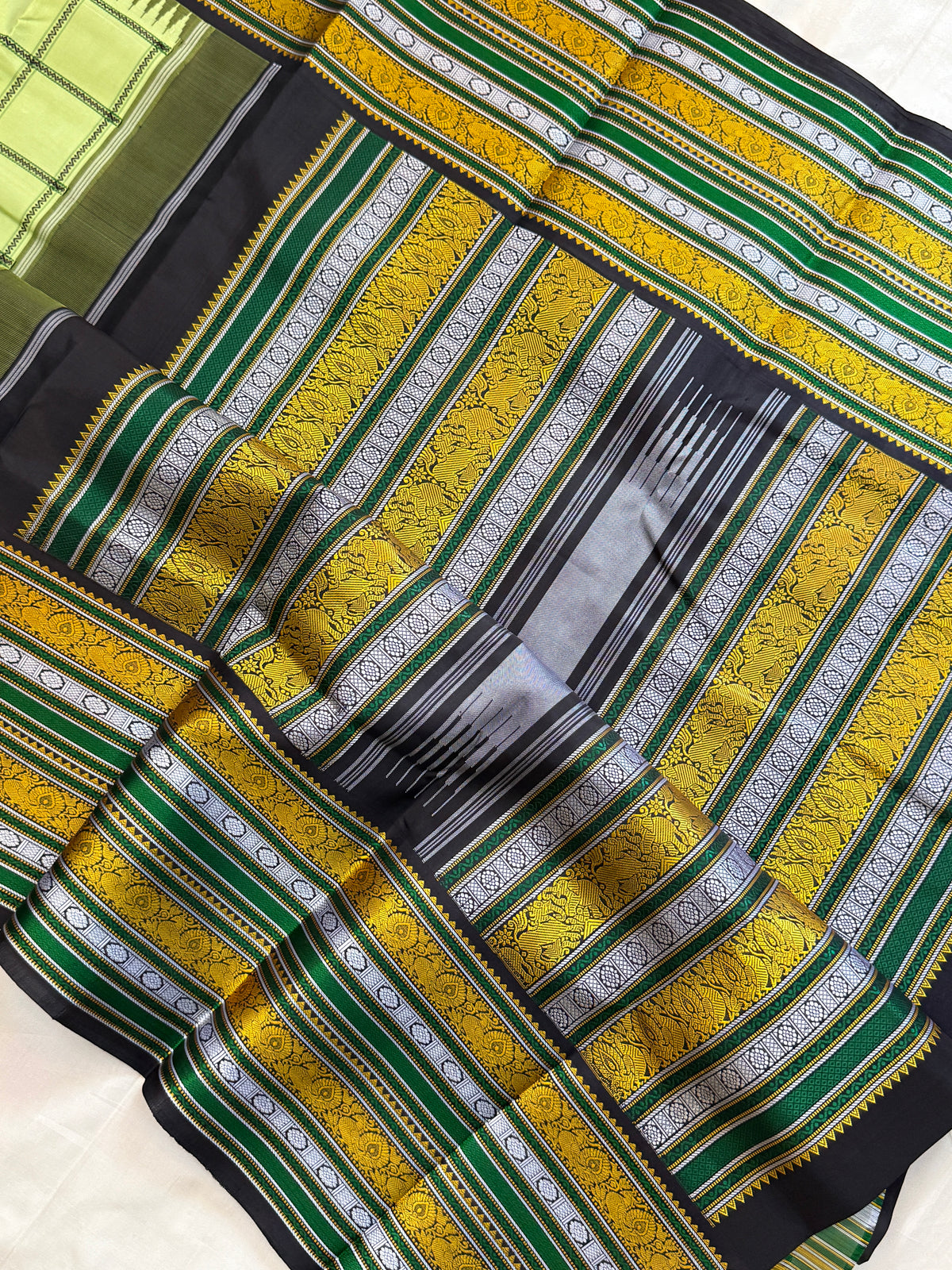 Special edition chartreuse green with thread Kattam butta silk saree/clsa 12439