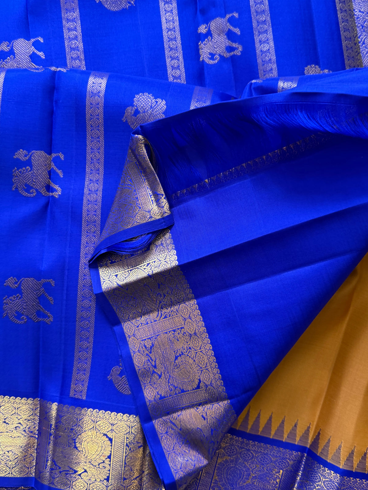 Unusual color combo pure Zari Kanjipuram