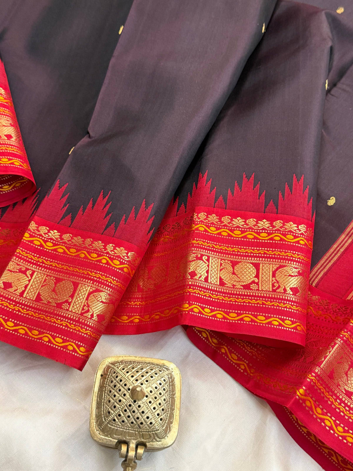 Deep paaku color and red / Special edition kanjipuram silk